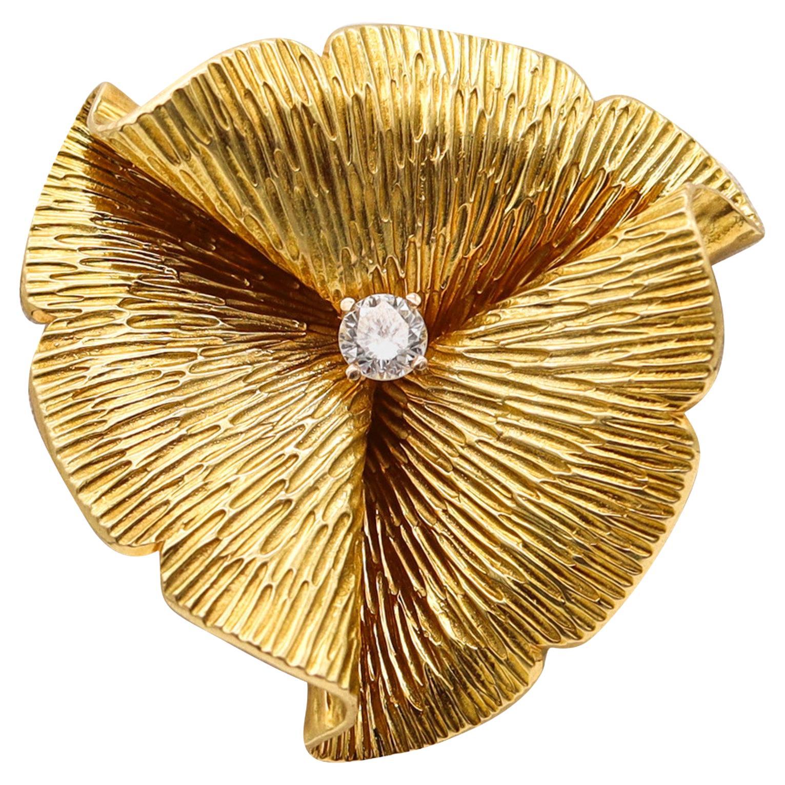 Cartier 1960 Organic Brooch In Textured 18Kt Yellow Gold With One Diamond For Sale