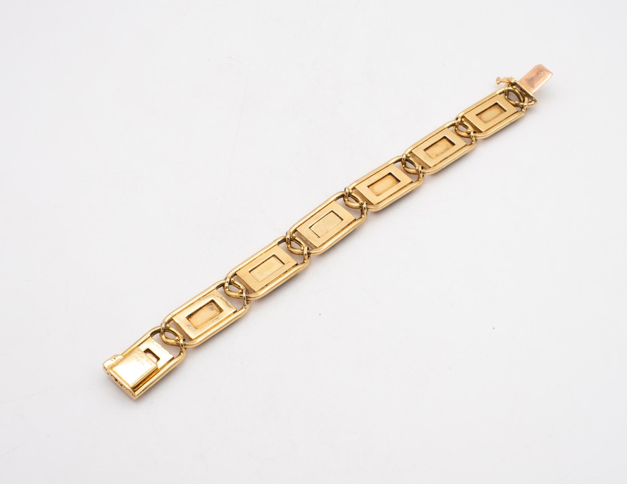 Cartier 1960 Paris by George L'Enfant Geometric Bracelet 18Kt Gold Coral Onyx In Excellent Condition In Miami, FL