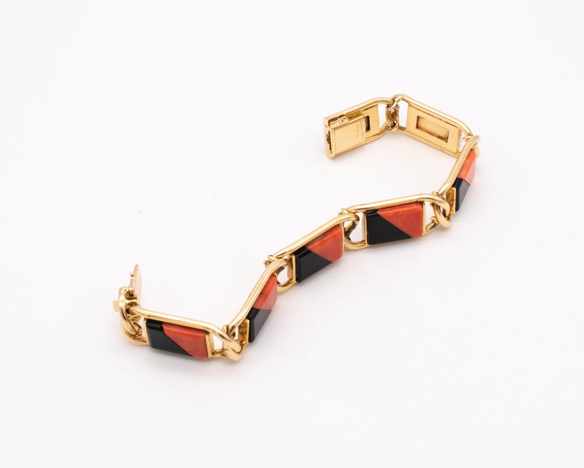 Women's or Men's Cartier 1960 Paris by George L'Enfant Geometric Bracelet 18Kt Gold Coral Onyx