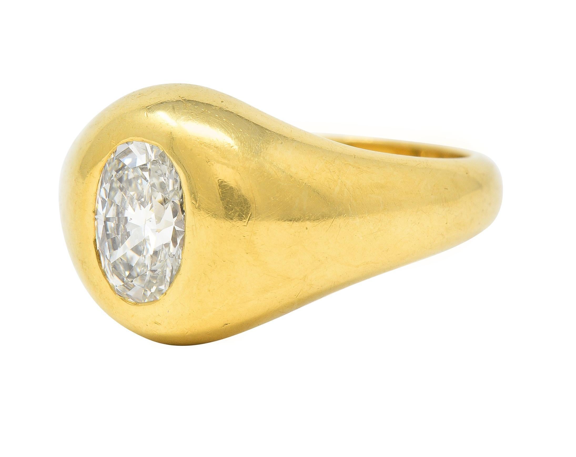 Cartier 1960's 1.22 CTW Oval Cut Diamond 18 Karat Yellow Gold Unisex Signet Ring For Sale 2