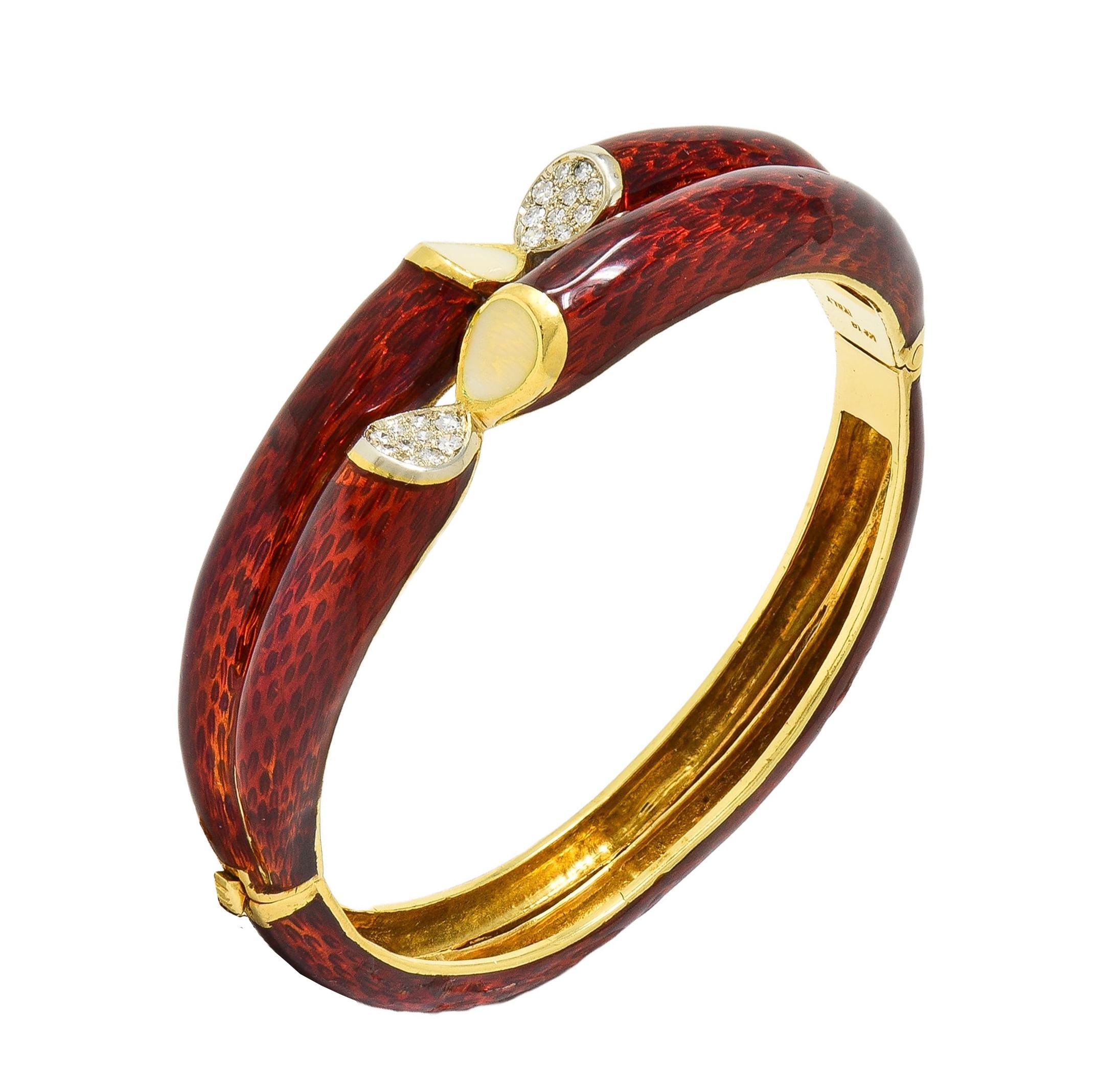 Cartier, bracelet jonc vintage en or 18 carats, émail rouge et diamants, années 1960 en vente 6
