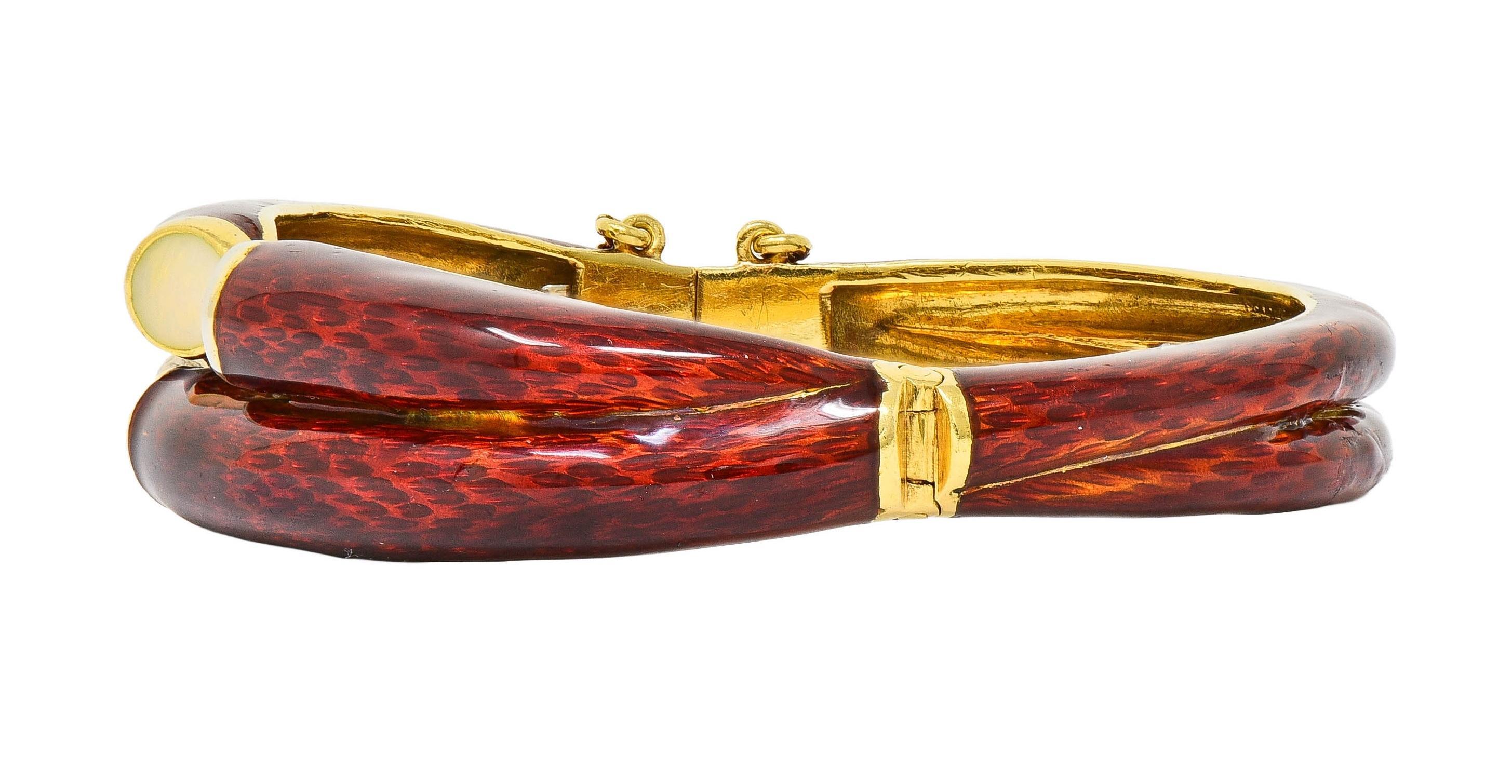 Cartier, bracelet jonc vintage en or 18 carats, émail rouge et diamants, années 1960 en vente 2