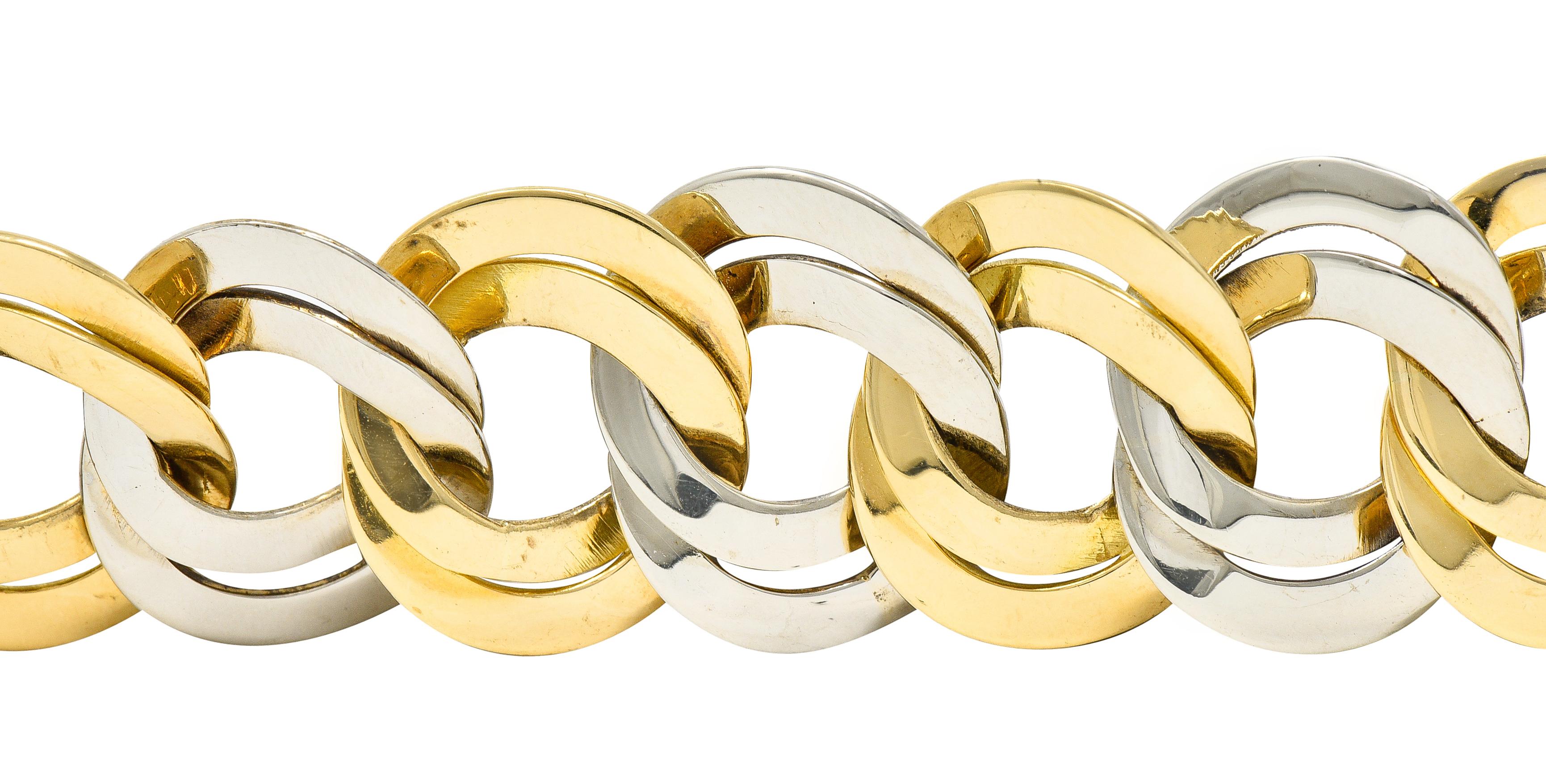 Cartier 1960er Jahre 18 Karat zweifarbiges Gold-Gliederarmband mit doppelter Kurbelkette (Zeitgenössisch)