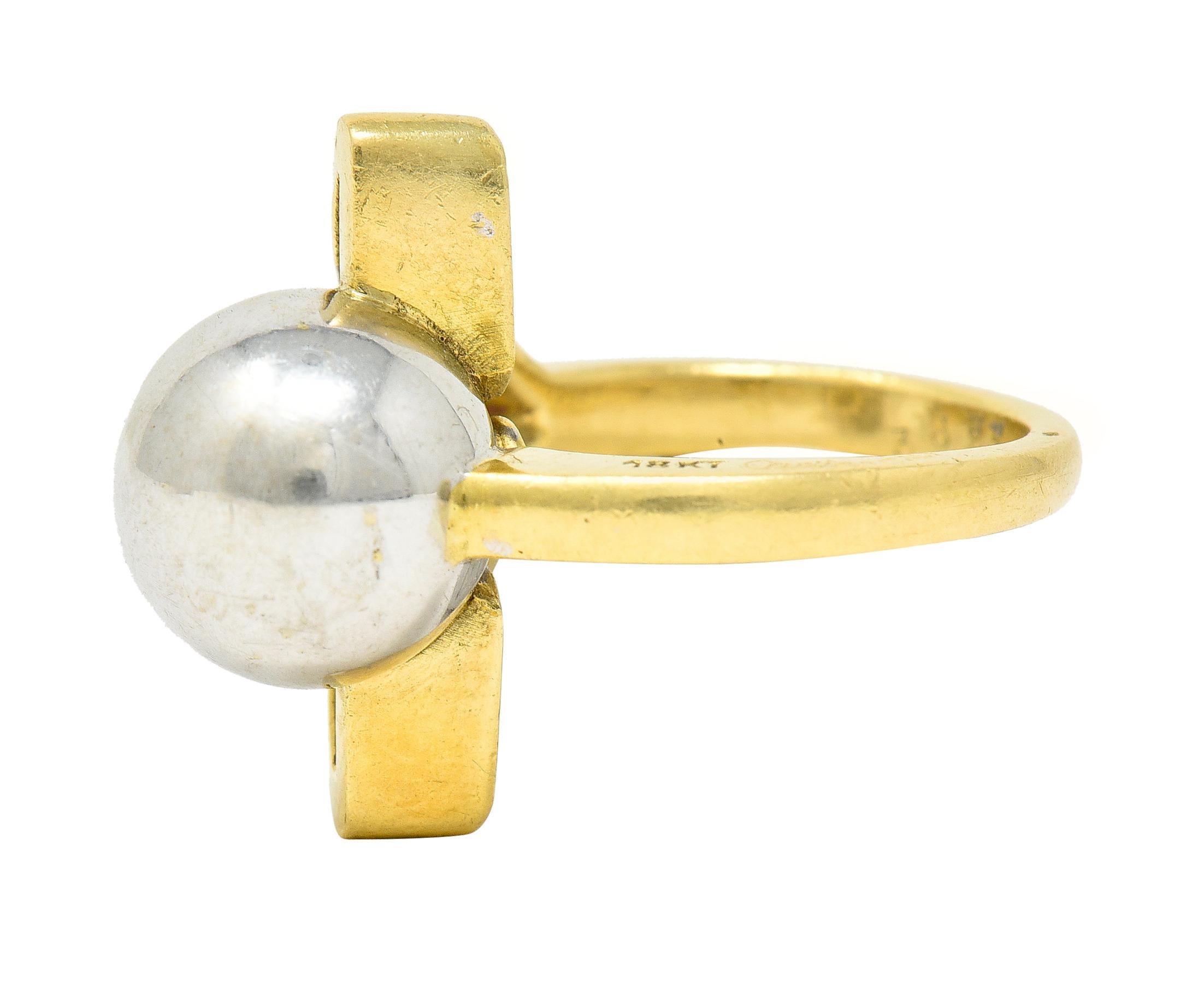 Cartier 1960''s Modernist 18 Karat Gelbgold Triangle Vintage Ring für Damen oder Herren