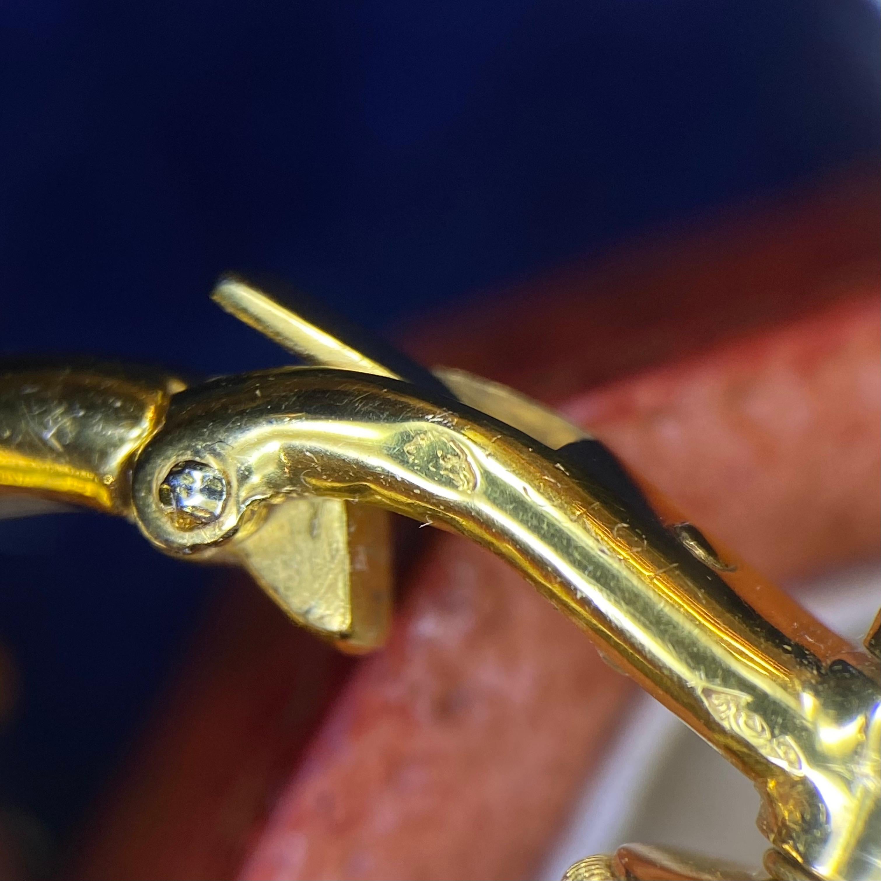 Cartier Clips d'oreilles circulaires en or jaune avec diamants et corail précieux, années 1960 en vente 4