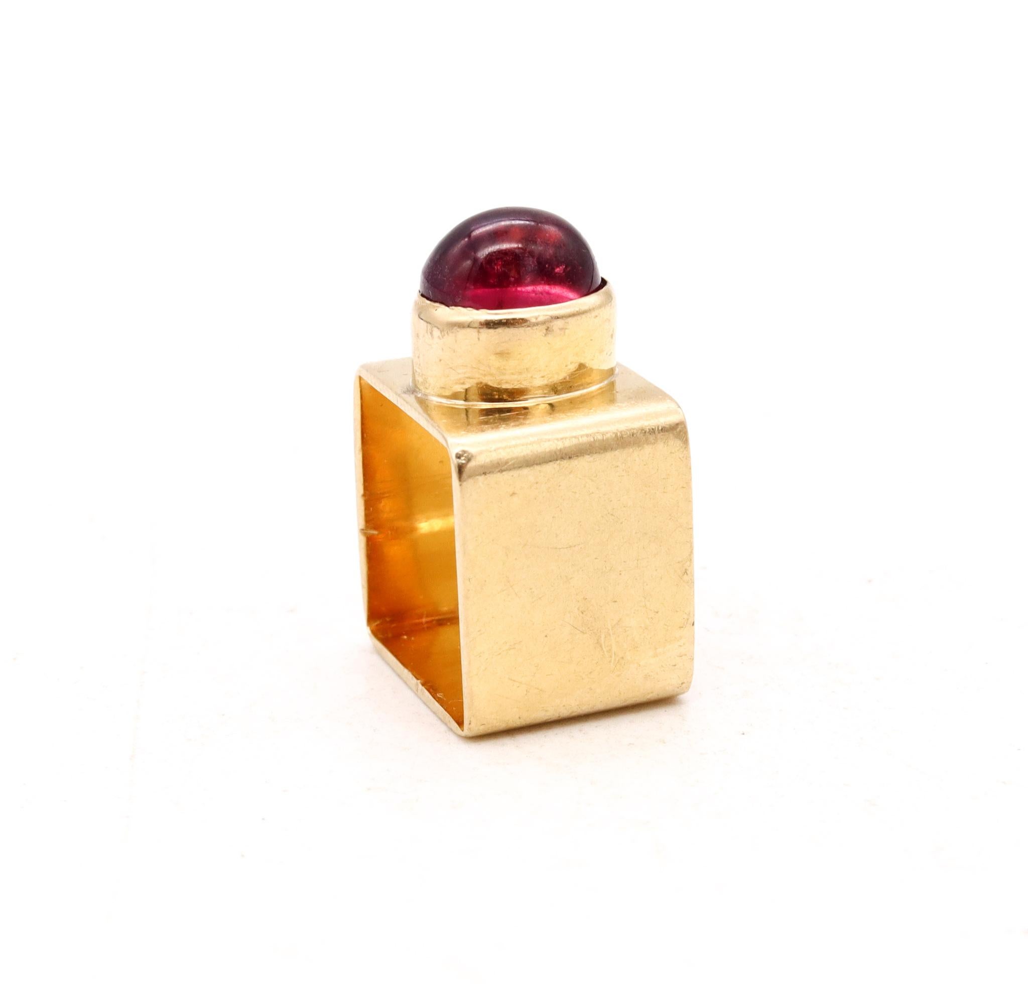 Cabochon Cartier 1968 Paris Dinh Van 18Kt Gold Geometric Ring 3.27 Cts Red Tourmaline For Sale