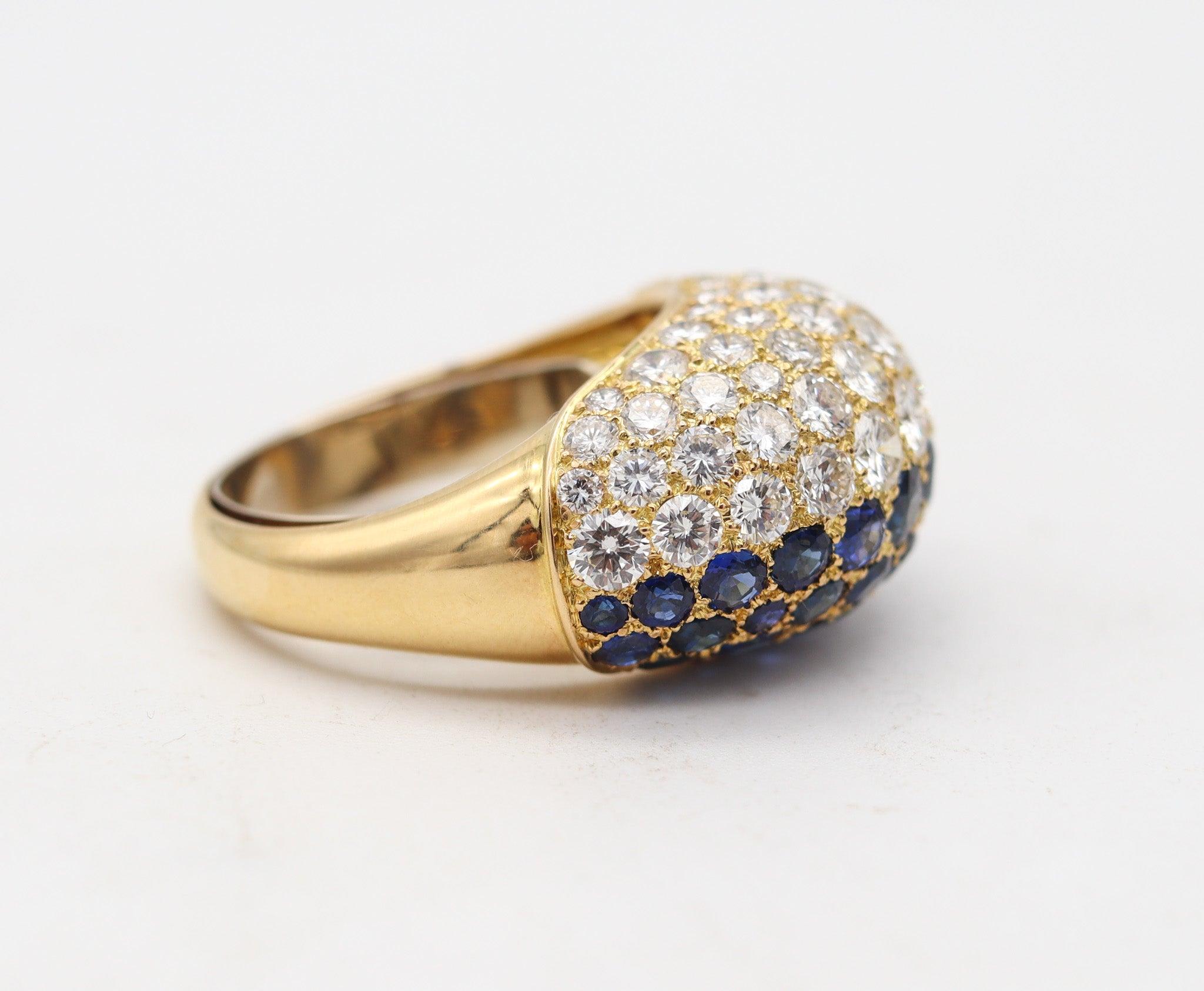 Cartier 1970 Anello da cocktail Bombé in oro 18Kt con zaffiri e diamanti da 12 Ctw in vendita 1