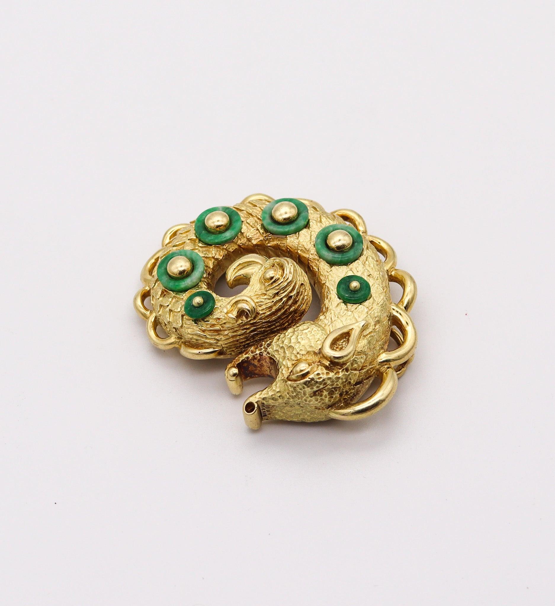 CARTIER 1970 By Bill Smith Pendant In 18Kt Yellow Gold with Green Jadeites For Sale 1