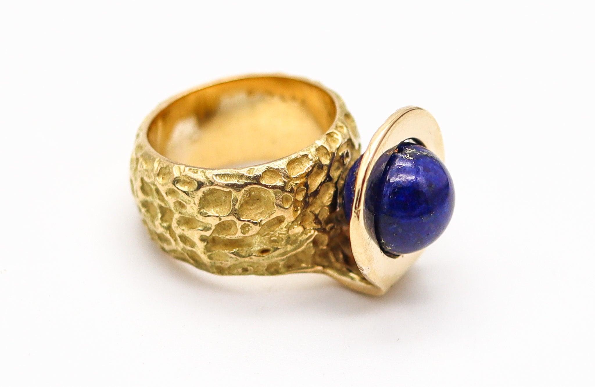CARTIER 1970 von Roger Lucas Orbital skulpturalen Ring in 18Kt Gold mit Lapis (Cabochon) im Angebot
