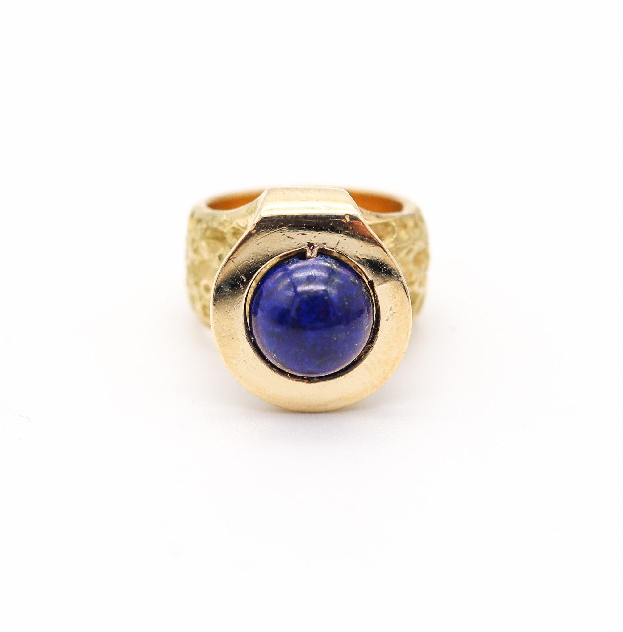 CARTIER 1970 von Roger Lucas Orbital skulpturalen Ring in 18Kt Gold mit Lapis im Zustand „Hervorragend“ im Angebot in Miami, FL