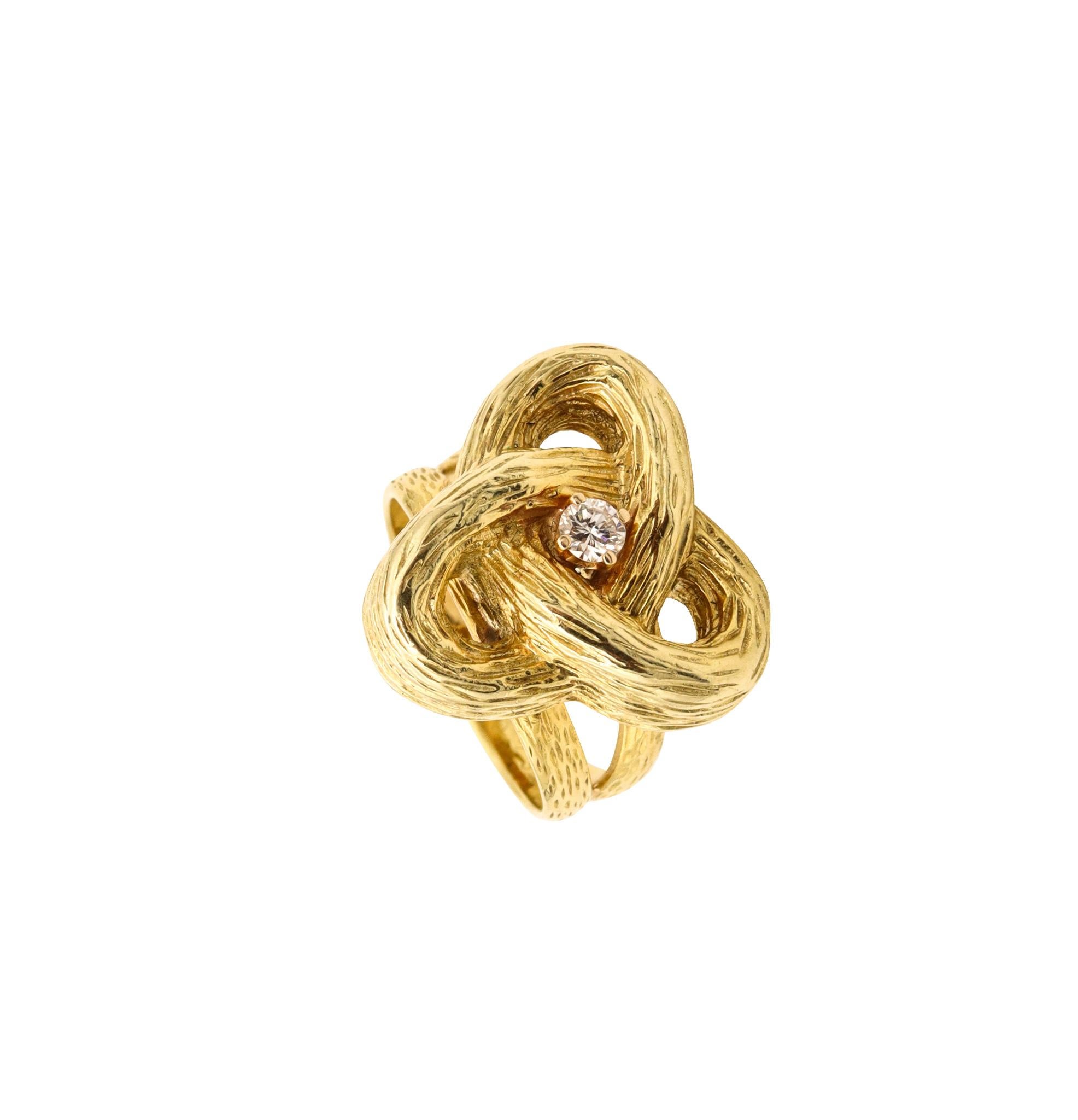 Cartier 1970 Celtic Triquetra Knot Ring in 18Kt Yellow Gold with VS Diamond 4