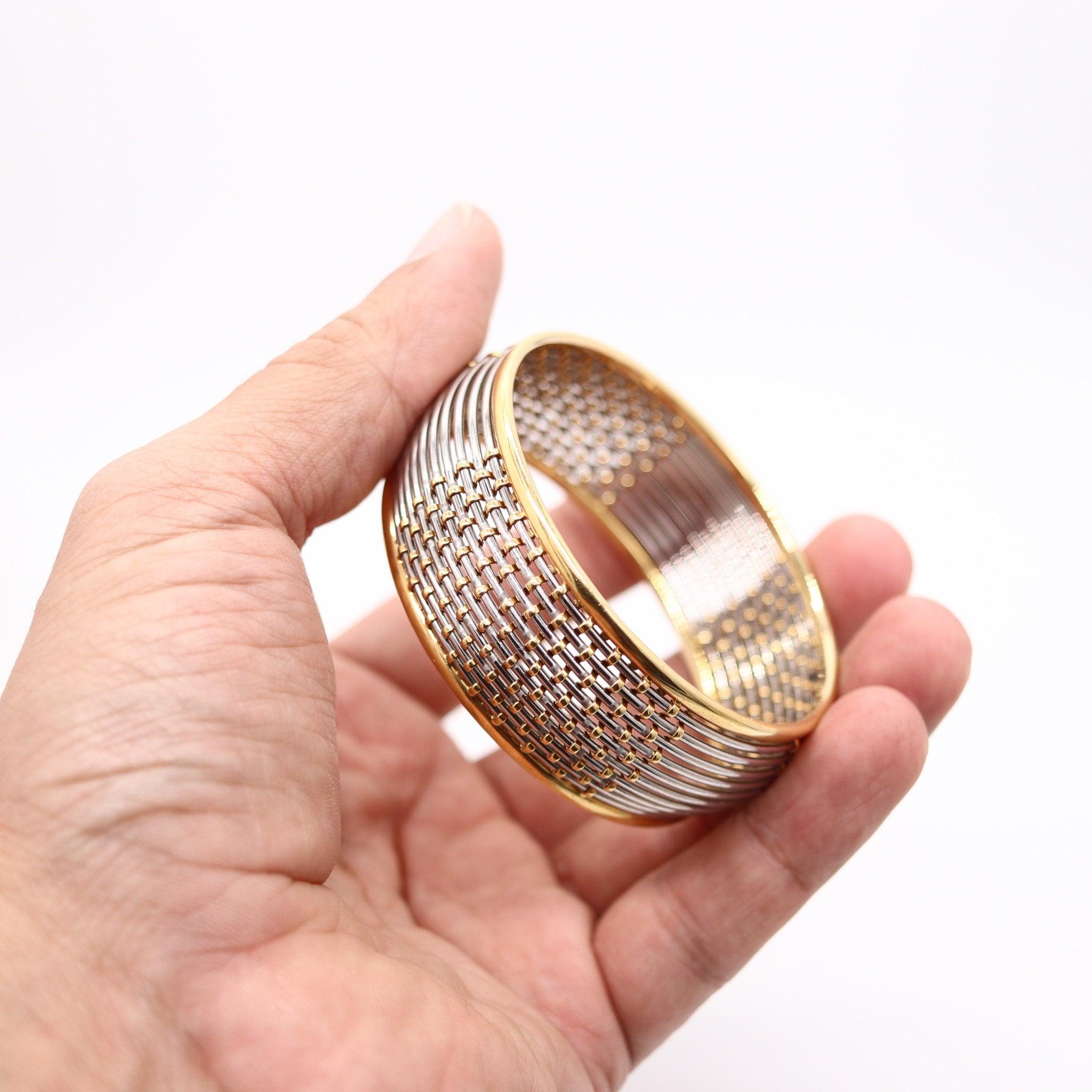 Women's CARTIER 1970 Geometric Bangle Bracelet In 18Kt Yellow Gold And Steel For Sale