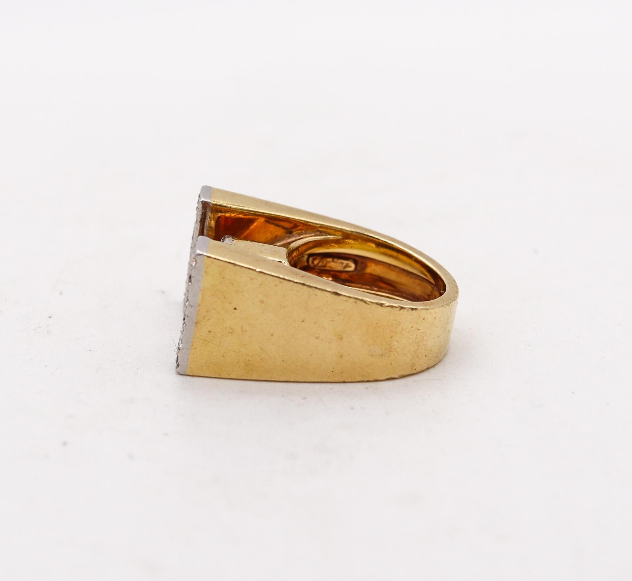 Brilliant Cut Cartier 1970 Geometric Cocktail Ring In 18Kt Yellow Gold With 1.60 Ctw Diamond For Sale