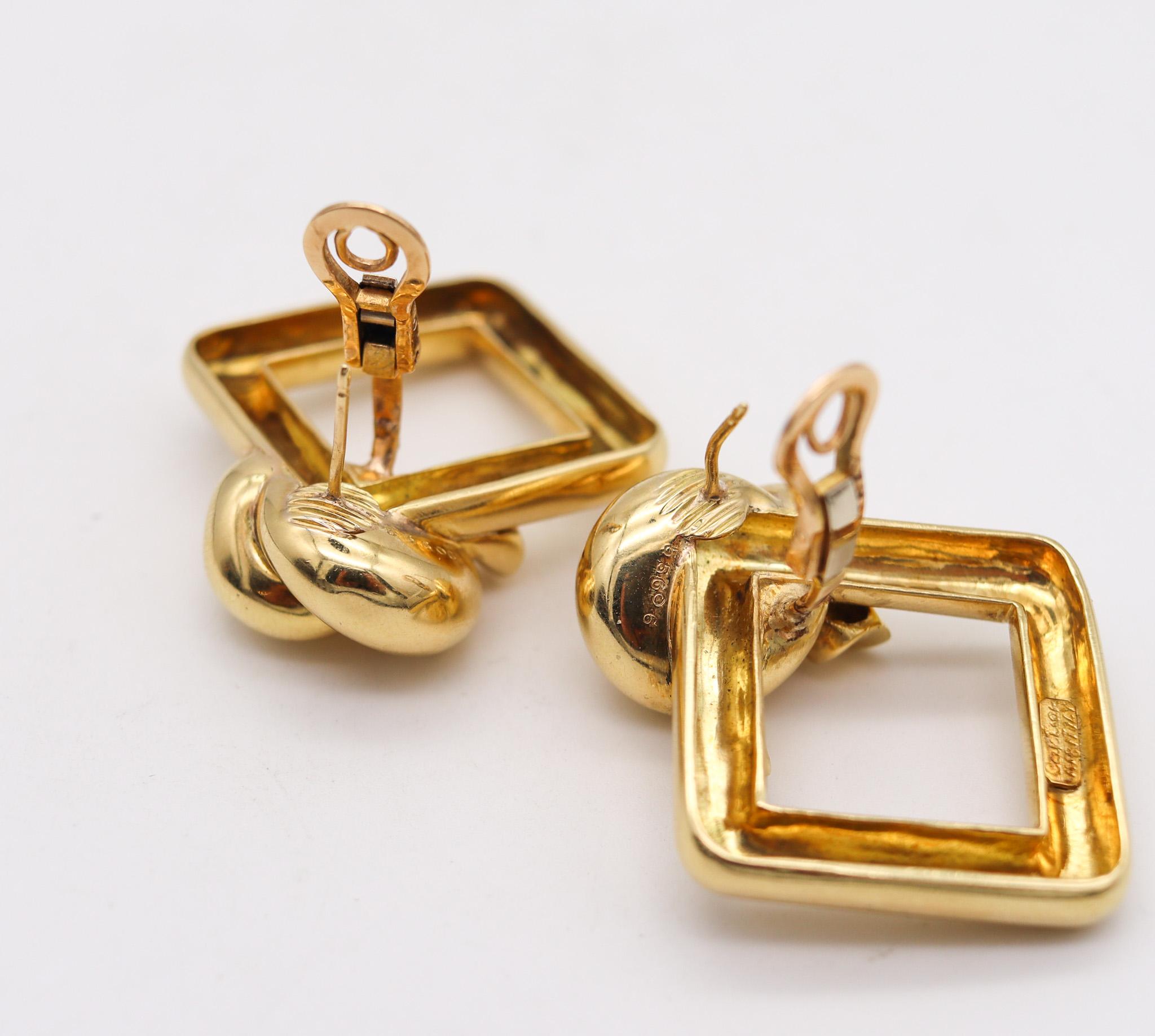 Cartier 1970 Geometric Squares and Knots Earrings in 18 Karat Yellow Gold In Excellent Condition In Miami, FL