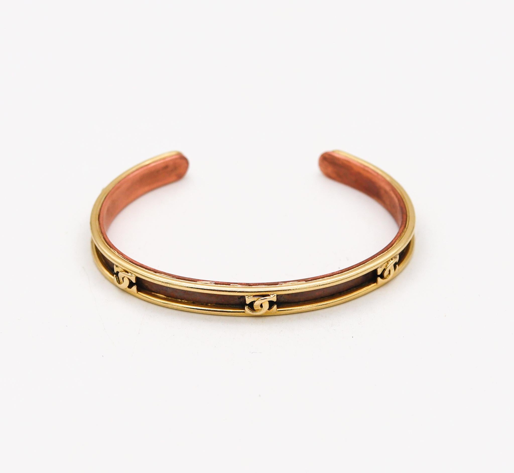 Sabona cuff designed by Cartier.

Very rare piece, created by the jewelry house of Cartier, back in the 1970. This Sabona cuff was crafted in solid 18 karat yellow gold, with high polished finish and solid pure .999 copper. Those kind of bracelets