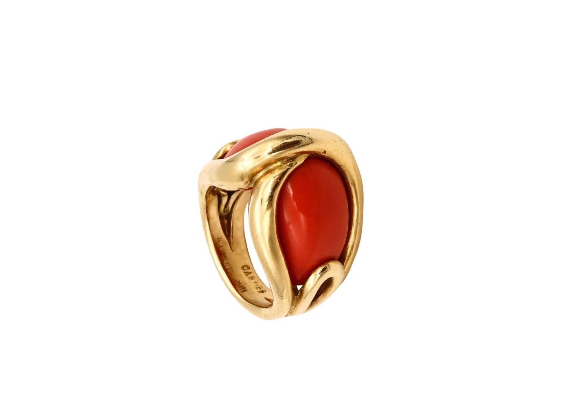 Cartier 1970 Paris Rare Cocktail Ring 18Kt Yellow Gold with Red Coral Cabochons For Sale 3