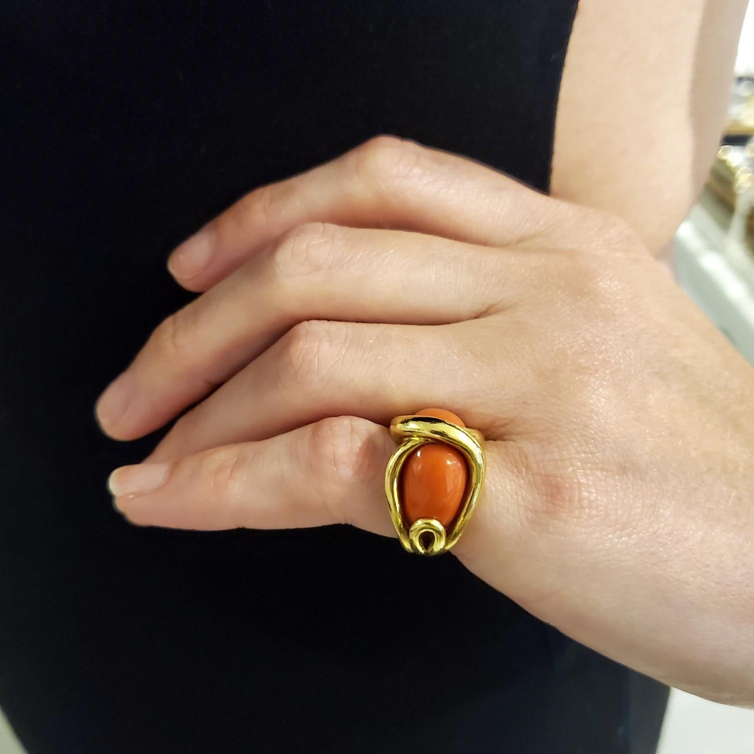 Cartier 1970 Paris Rare Cocktail Ring 18Kt Yellow Gold with Red Coral Cabochons For Sale 4