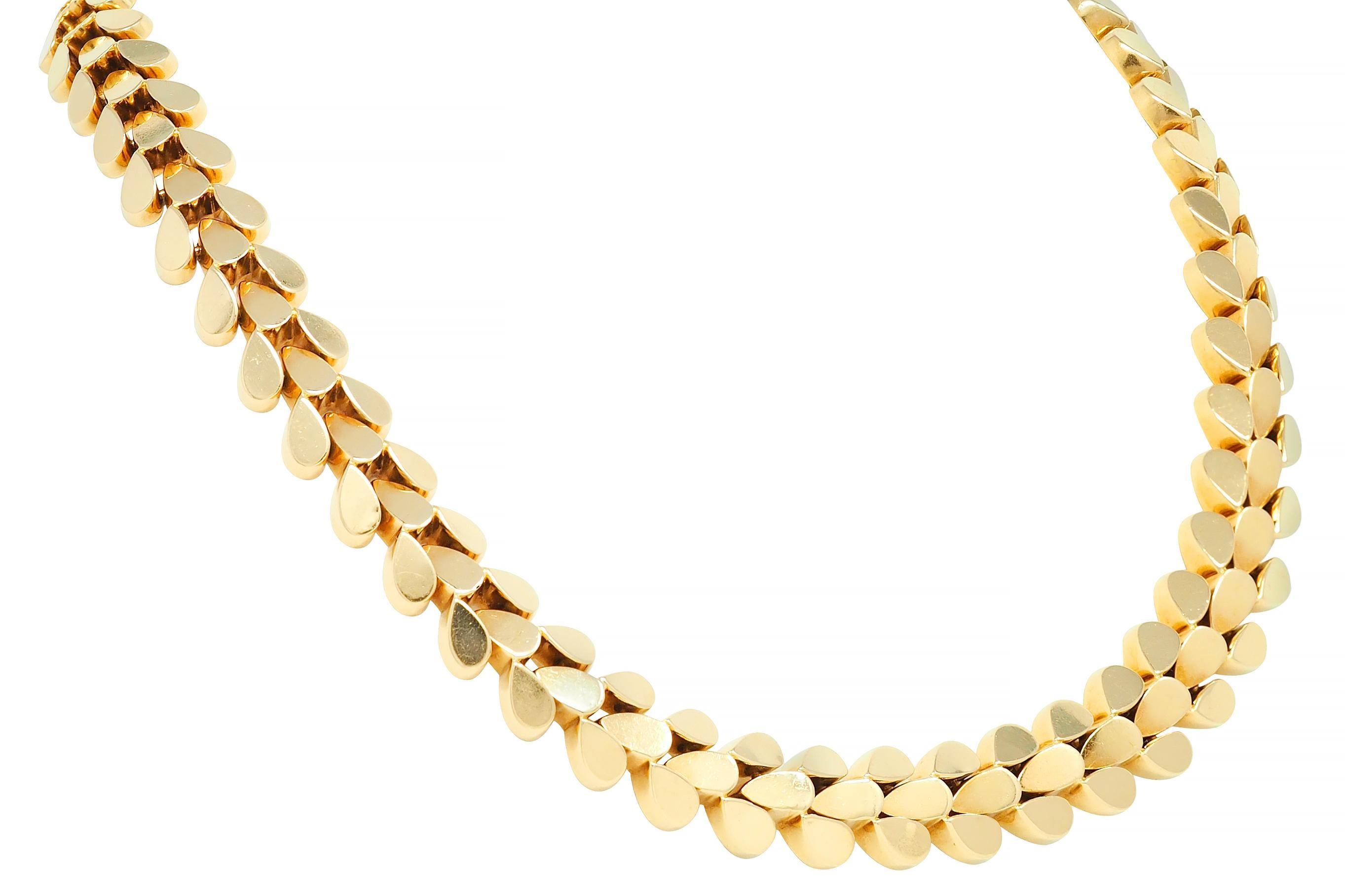 Contemporary Cartier 1970's 18 Karat Yellow Gold Foliate Link Vintage Collar Necklace For Sale