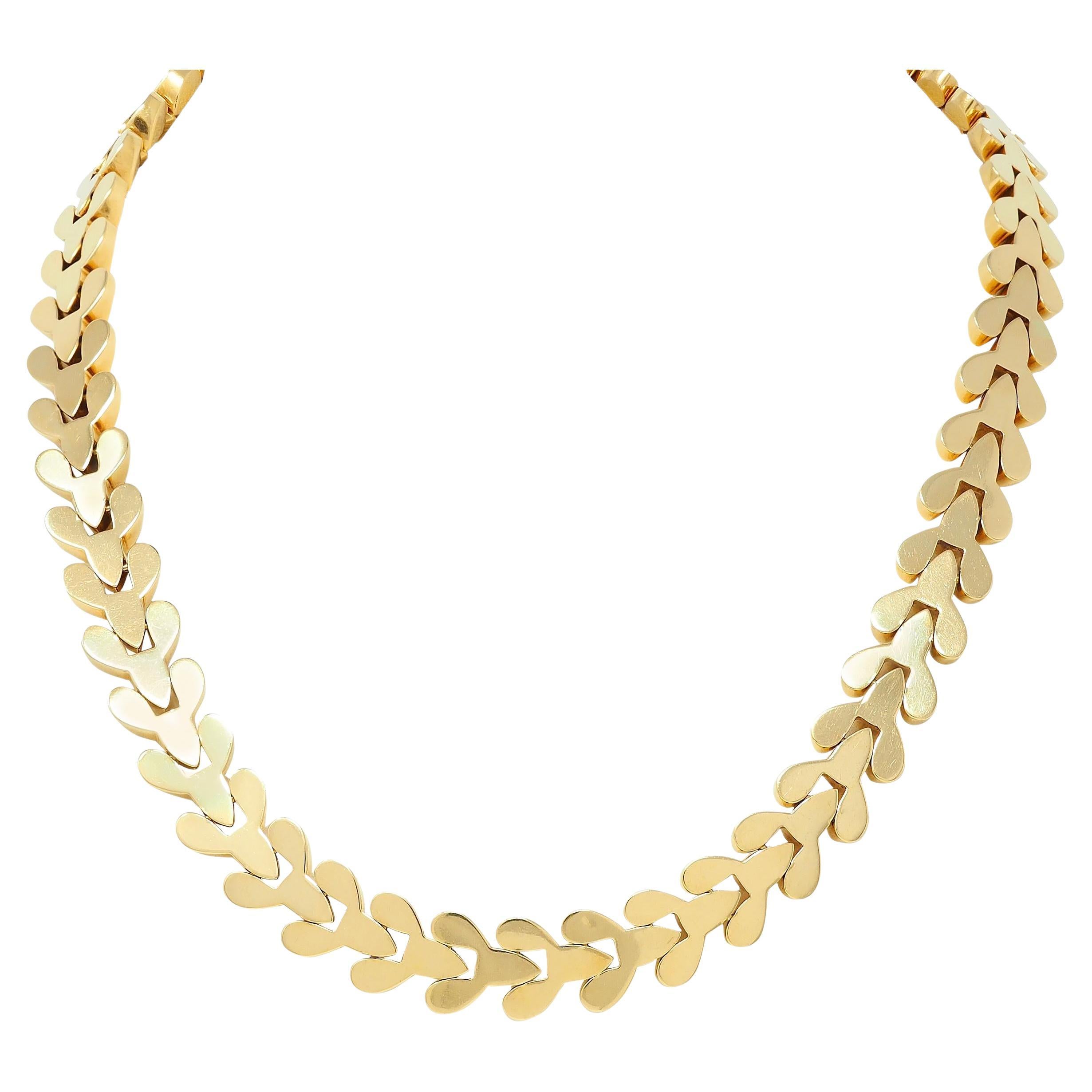 Cartier 1970's 18 Karat Yellow Gold Foliate Link Vintage Collar Necklace For Sale