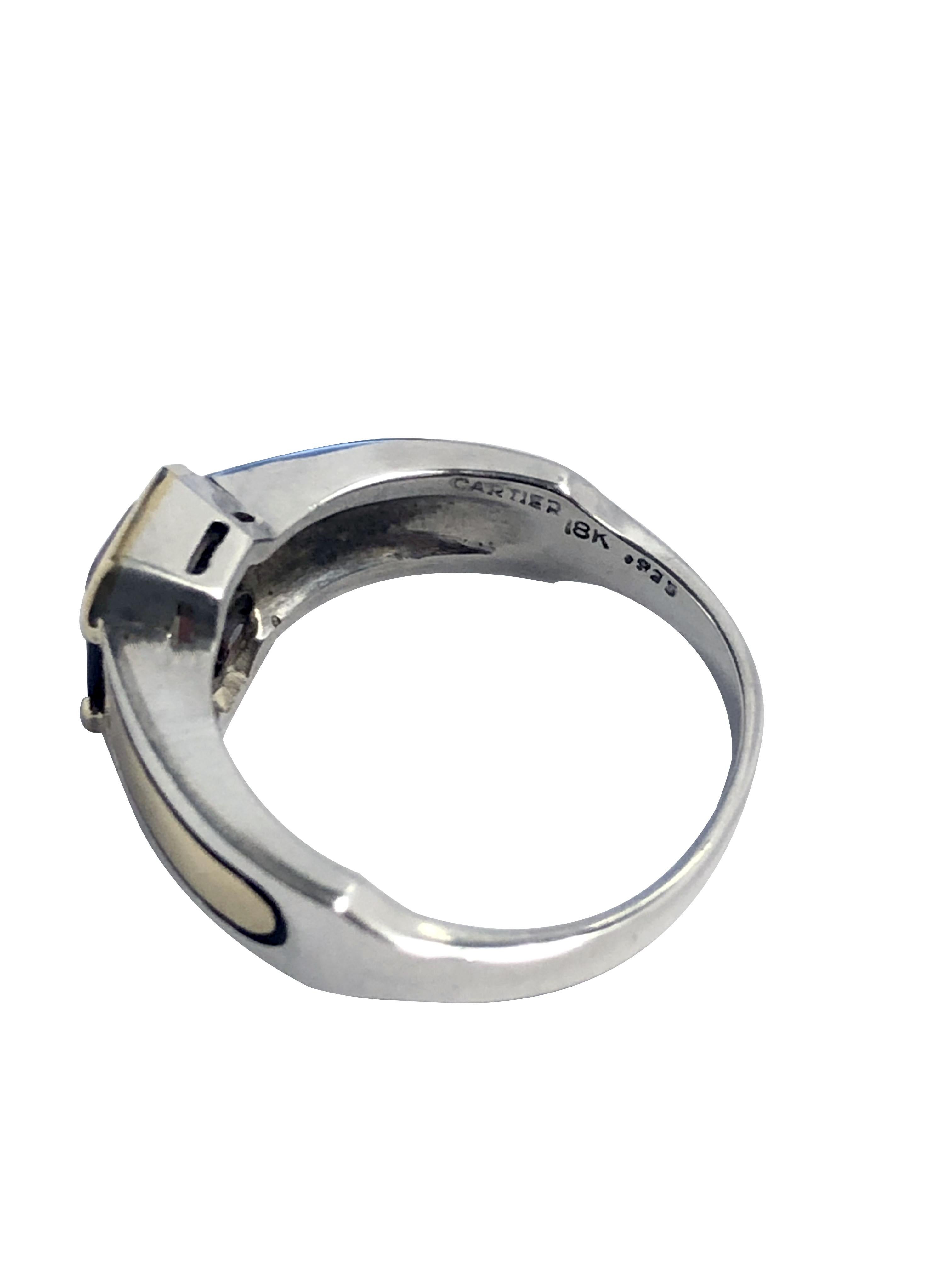 Cartier 1970er Jahre Granat-Ring aus 18 Karat und Silber im Zustand „Hervorragend“ im Angebot in Chicago, IL
