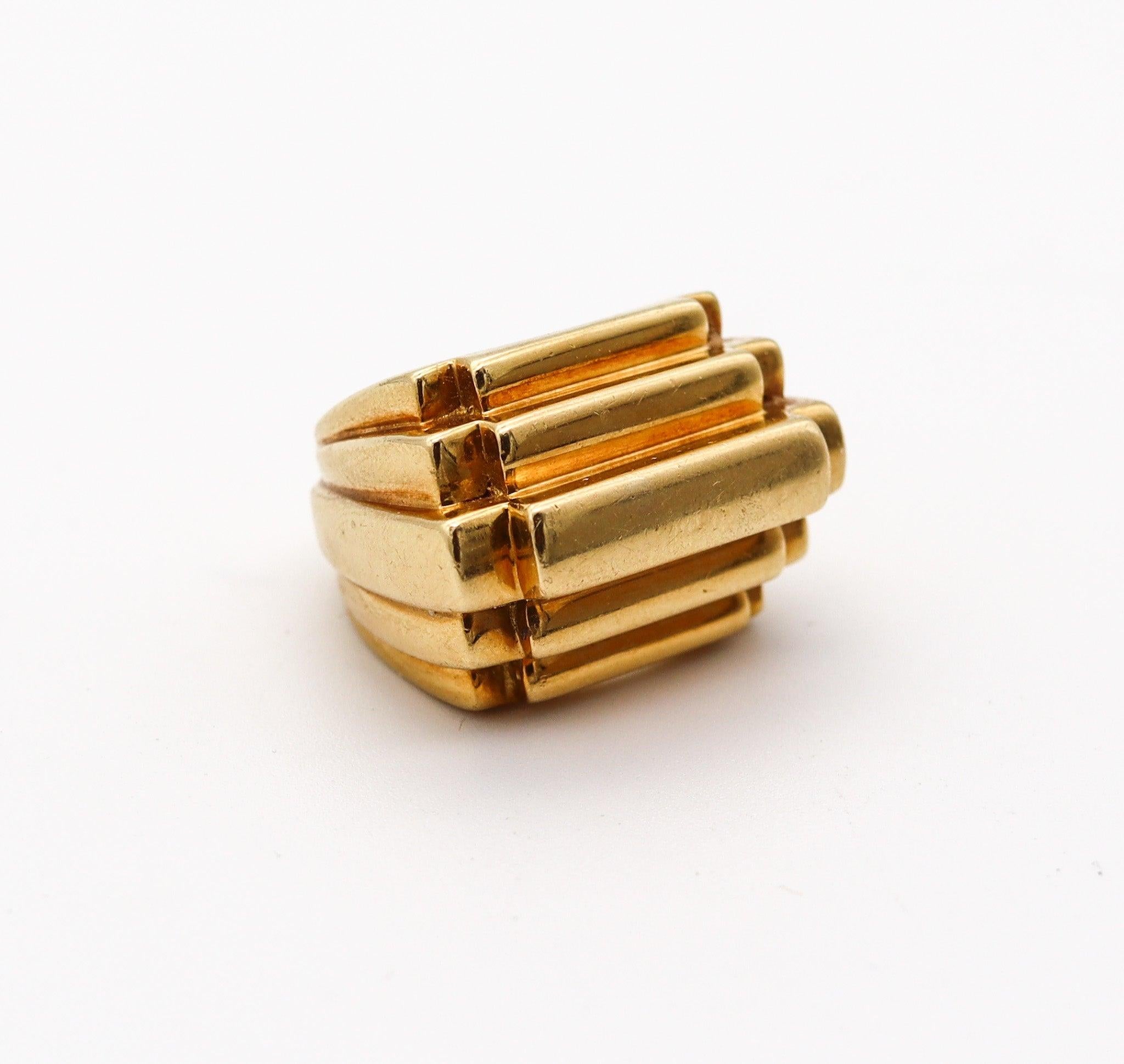 CARTIER 1971 By Aldo Cipullo Ziggurat Stepped Cocktail Ring In 18Kt Yellow Gold In Excellent Condition In Miami, FL