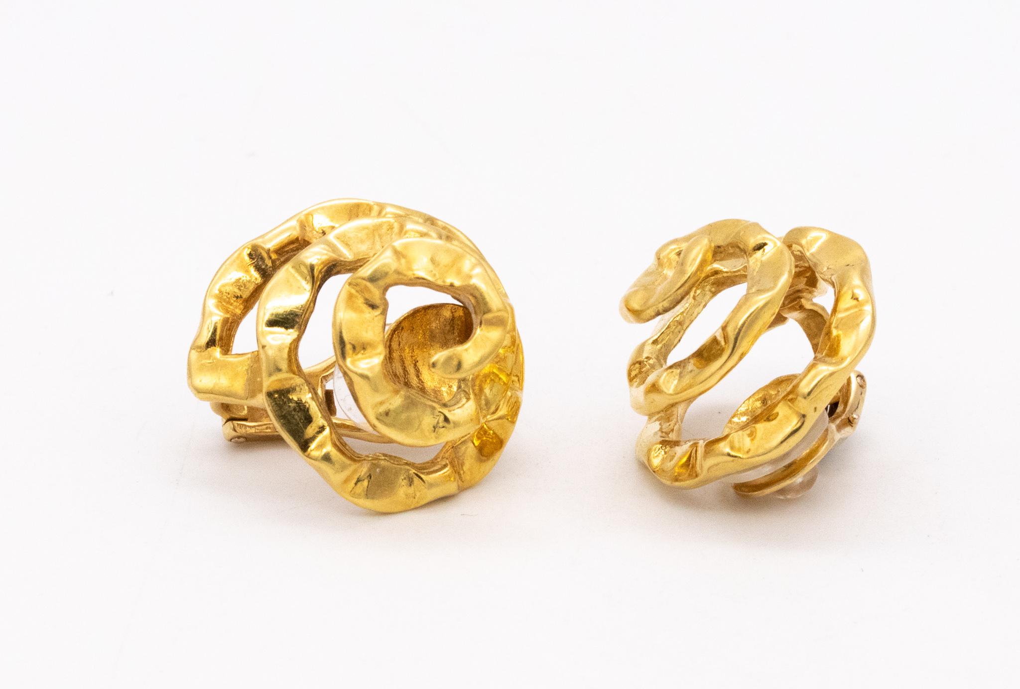 Modernist Cartier 1972 by Aldo Cipullo Spirals Swirls Clips Earrings in Textured 18Kt Gold