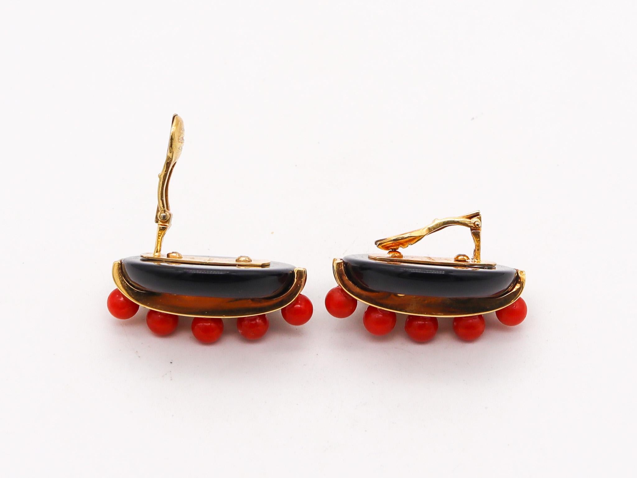 Modernist Cartier 1974 Aldo Cipullo Sculptural Earrings 18Kt Yellow Gold With Onyx & Coral For Sale