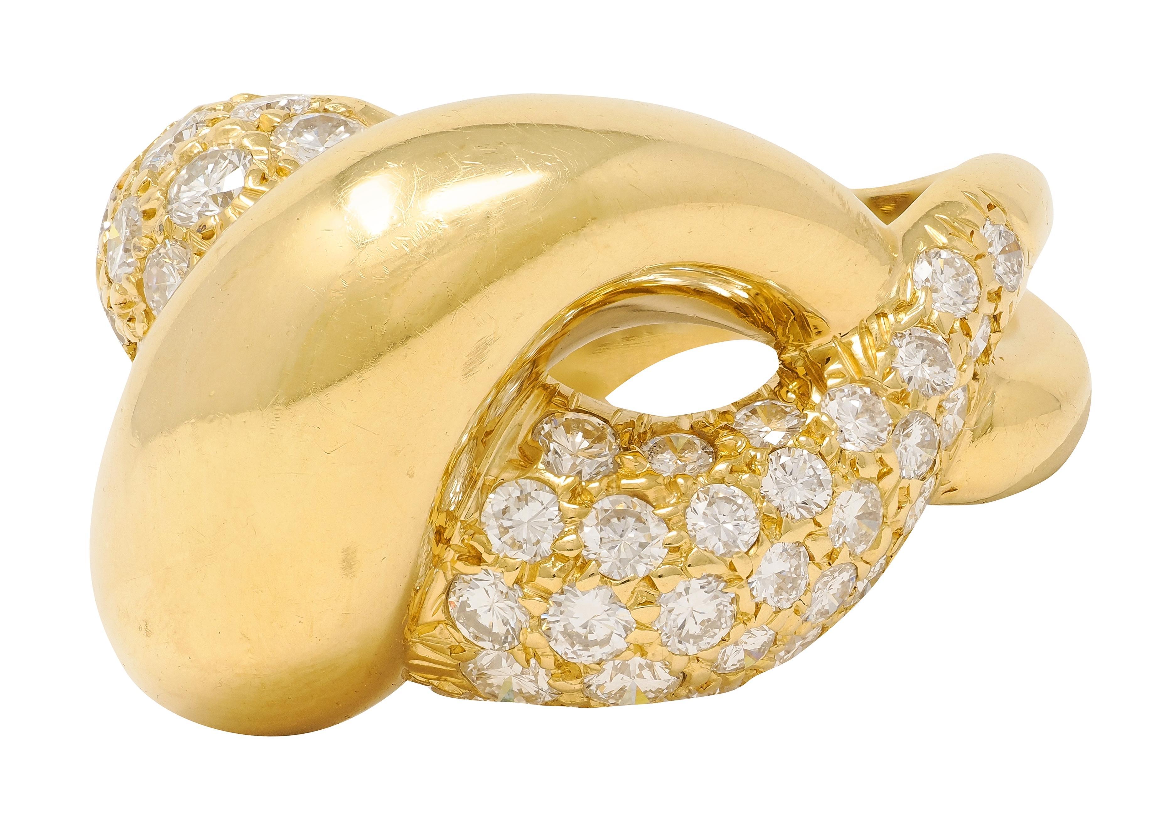 De las mujeres Cartier 1980's 3.00 CTW Diamond 18K Gold Vintage Twisting Pavé Puffy Band Ring en venta
