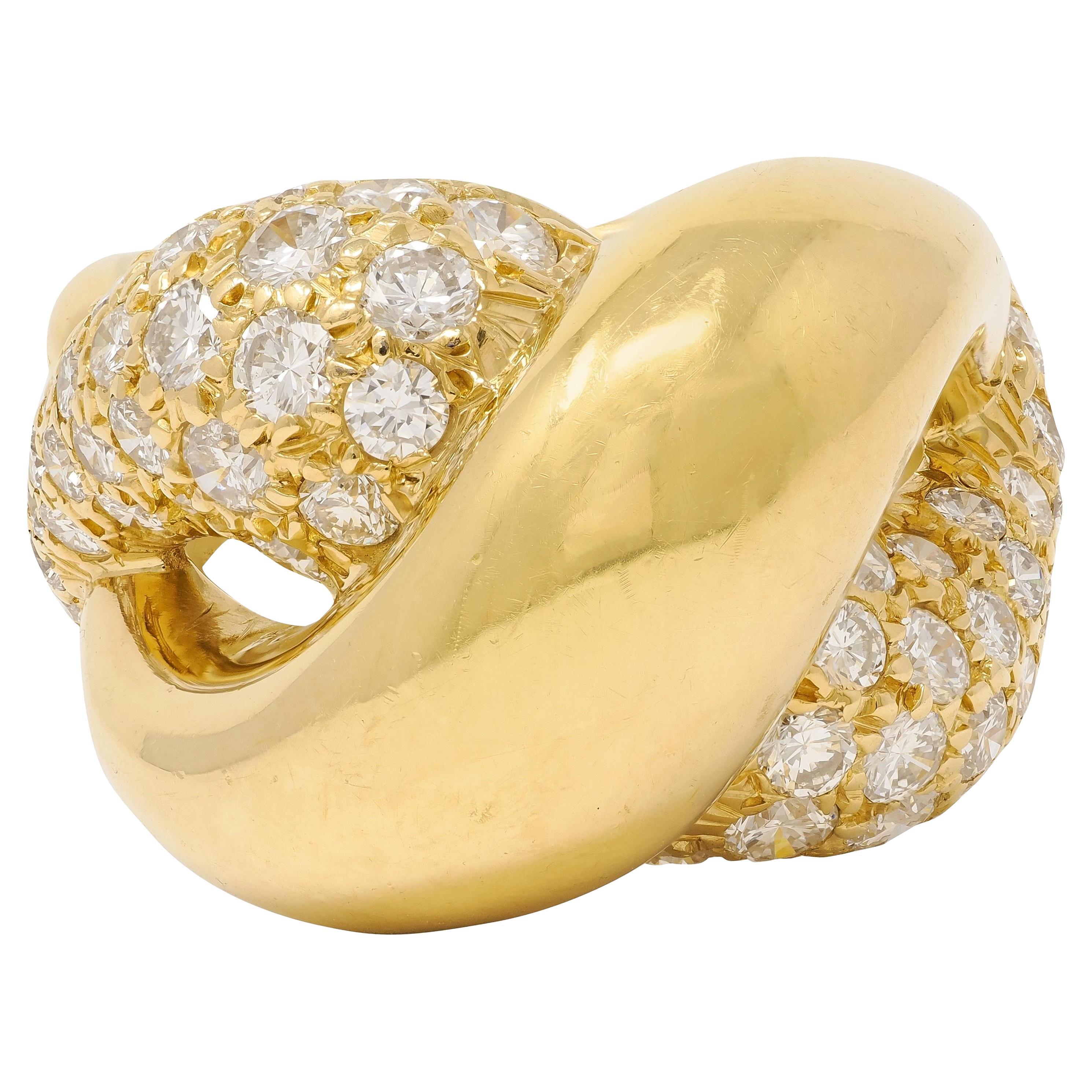 Cartier 1980
s 3.00 CTW Diamond 18K Gold Vintage Twisting Pavé Puffy Band Ring en venta