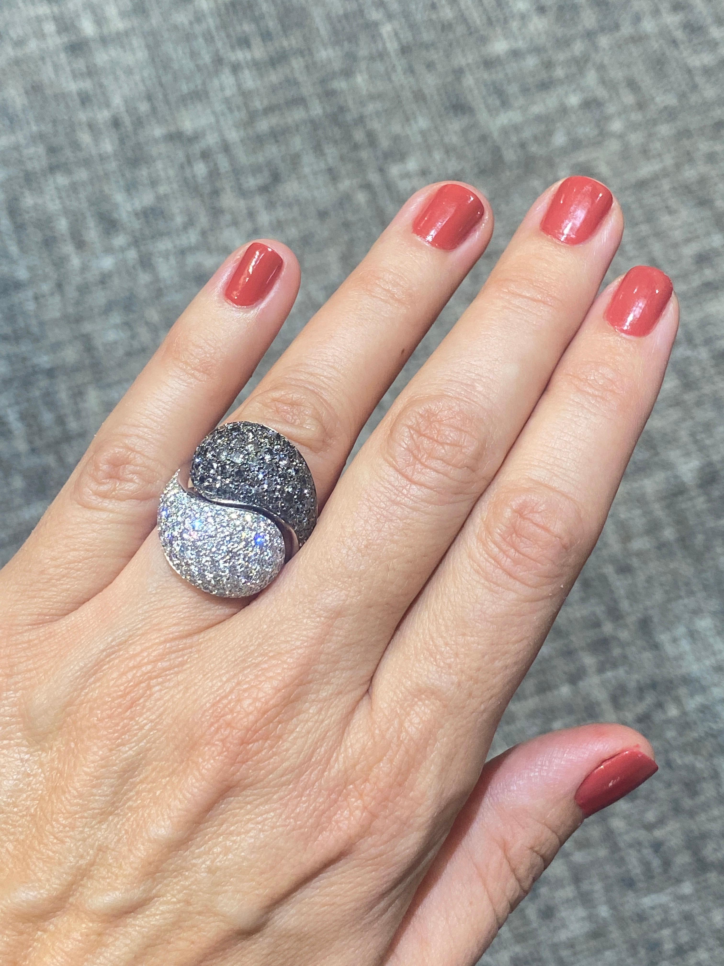 Cartier 1990s Yin and Yang black and white diamond ring For Sale 1