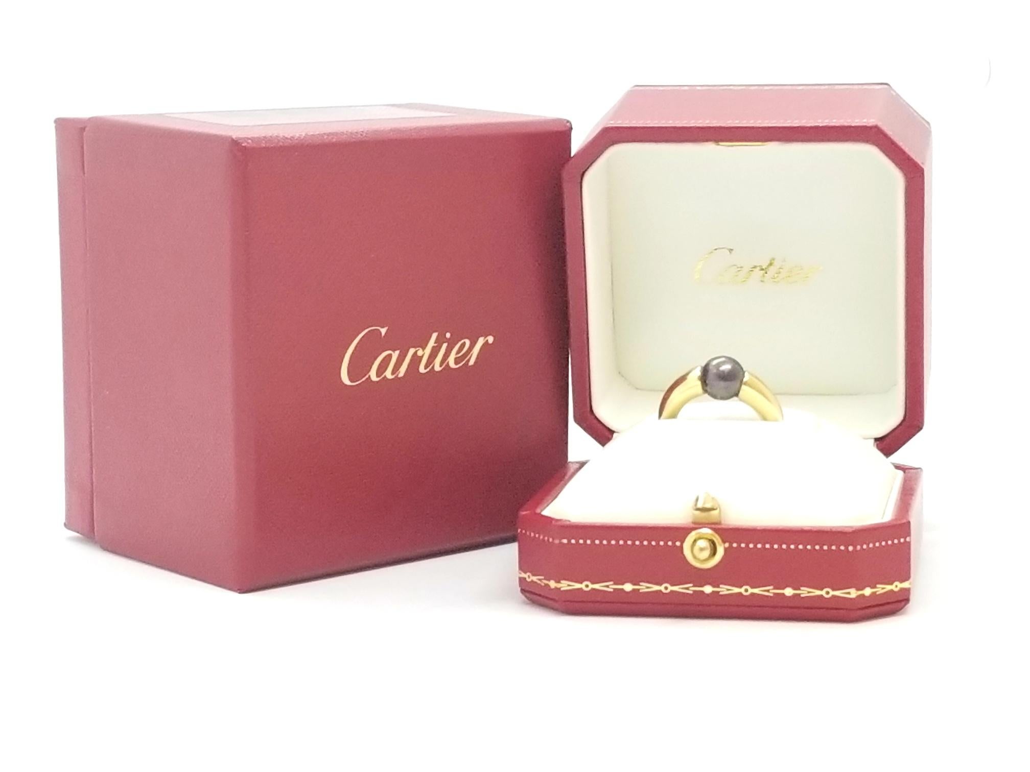 Cartier 1994 Paris La Bague Perla Ring in 18Kt Gold Round Tahitian Black Pearl For Sale 2