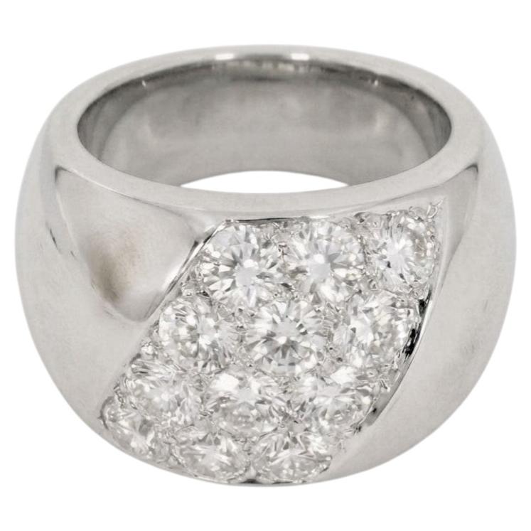 Anello a cupola Cartier in oro bianco con diamante da 2 carati in vendita