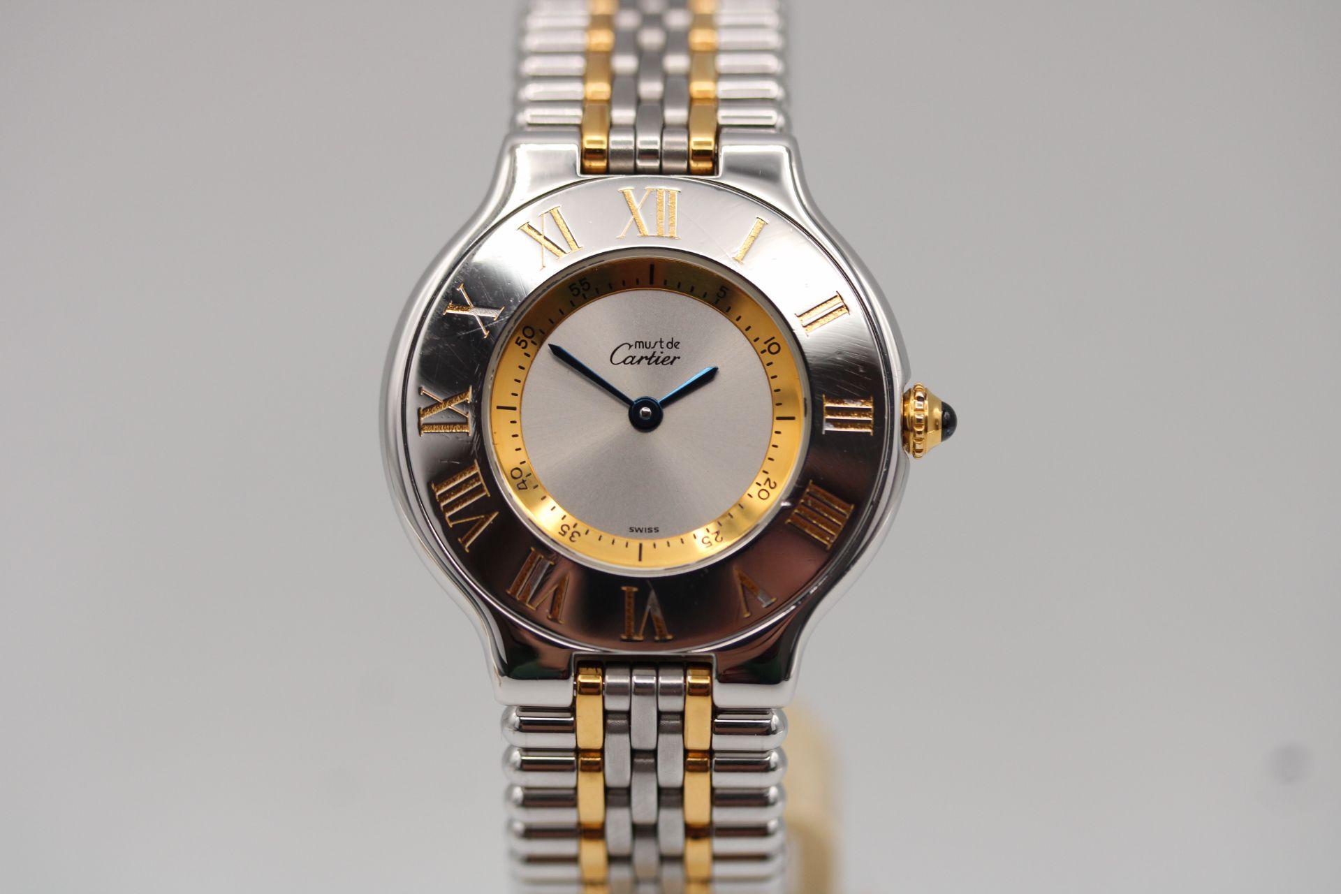 Reloj Cartier Must De 21
Número de inventario: CHW5409
Precio: 995,00

¡Un reloj enorme por menos de 1.000¤! Es un Cartier clásico que no te costará un ojo de la cara.

Caja de acero inoxidable de 31 mm con esfera plateada, marcadores de 5 minutos