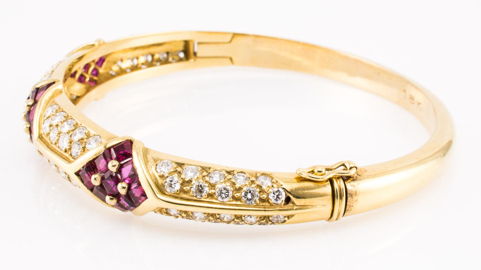 Retro Cartier 2.80 Carat Diamond and 2.40 Carat Ruby Gold Bracelet