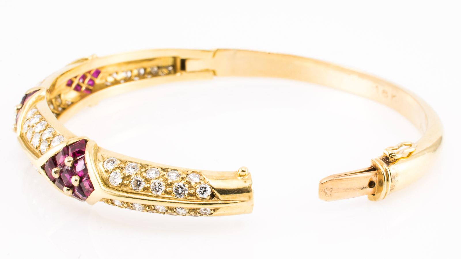 Cartier 2.80 Carat Diamond and 2.40 Carat Ruby Gold Bracelet In Good Condition In Boca Raton, FL