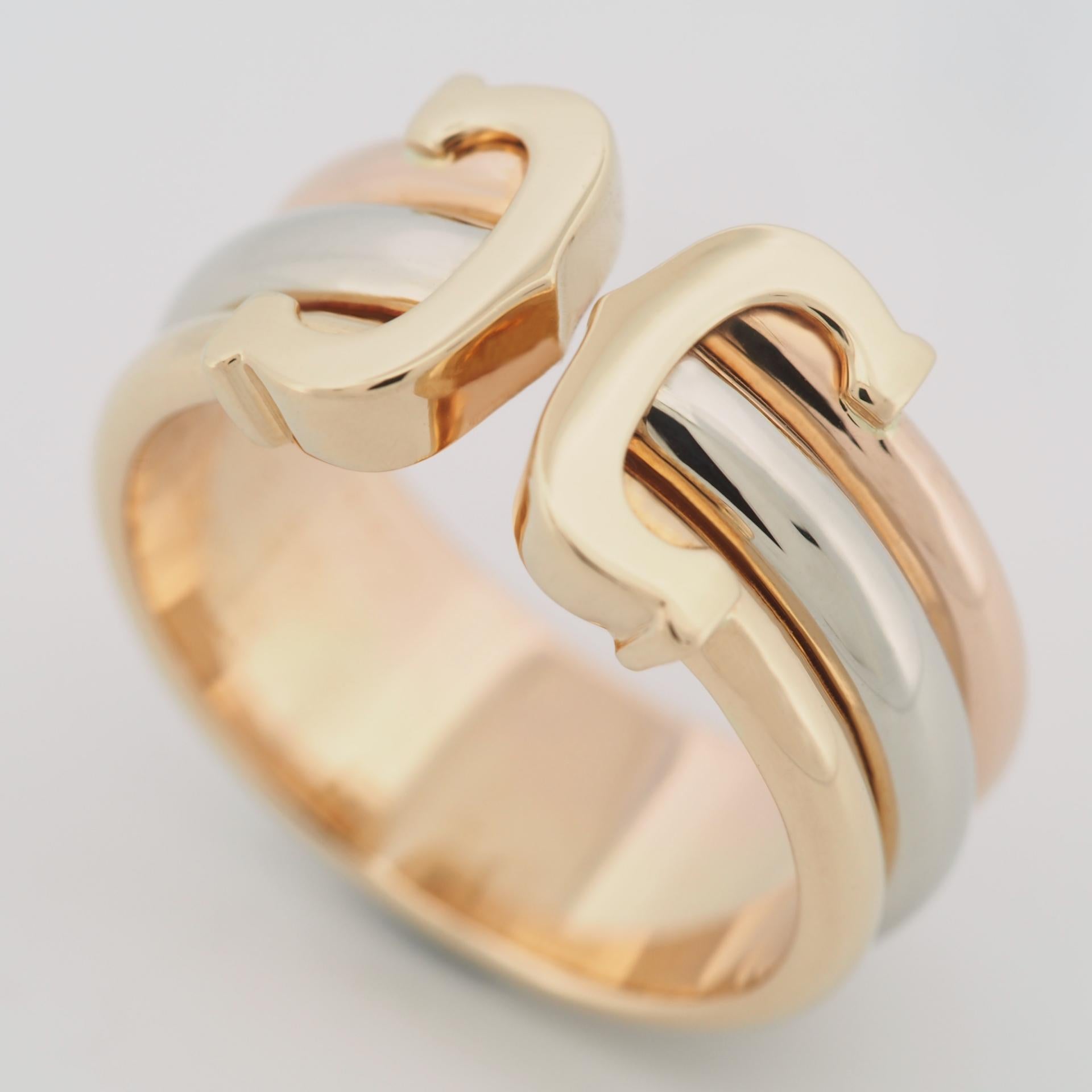 Articolo: Autentico anello Cartier 2C LM
Pietre: ---
Metallo: Oro giallo/rosa/bianco 18 carati
Misura dell'anello: 56 US SIZE 7.75 UK SIZE P
Diametro interno:  18.00 mm
Misure:  8.8 - 10.5 mm
Peso:  8.8 grammi
Condizioni: Usato (rilucidato)
Prezzo