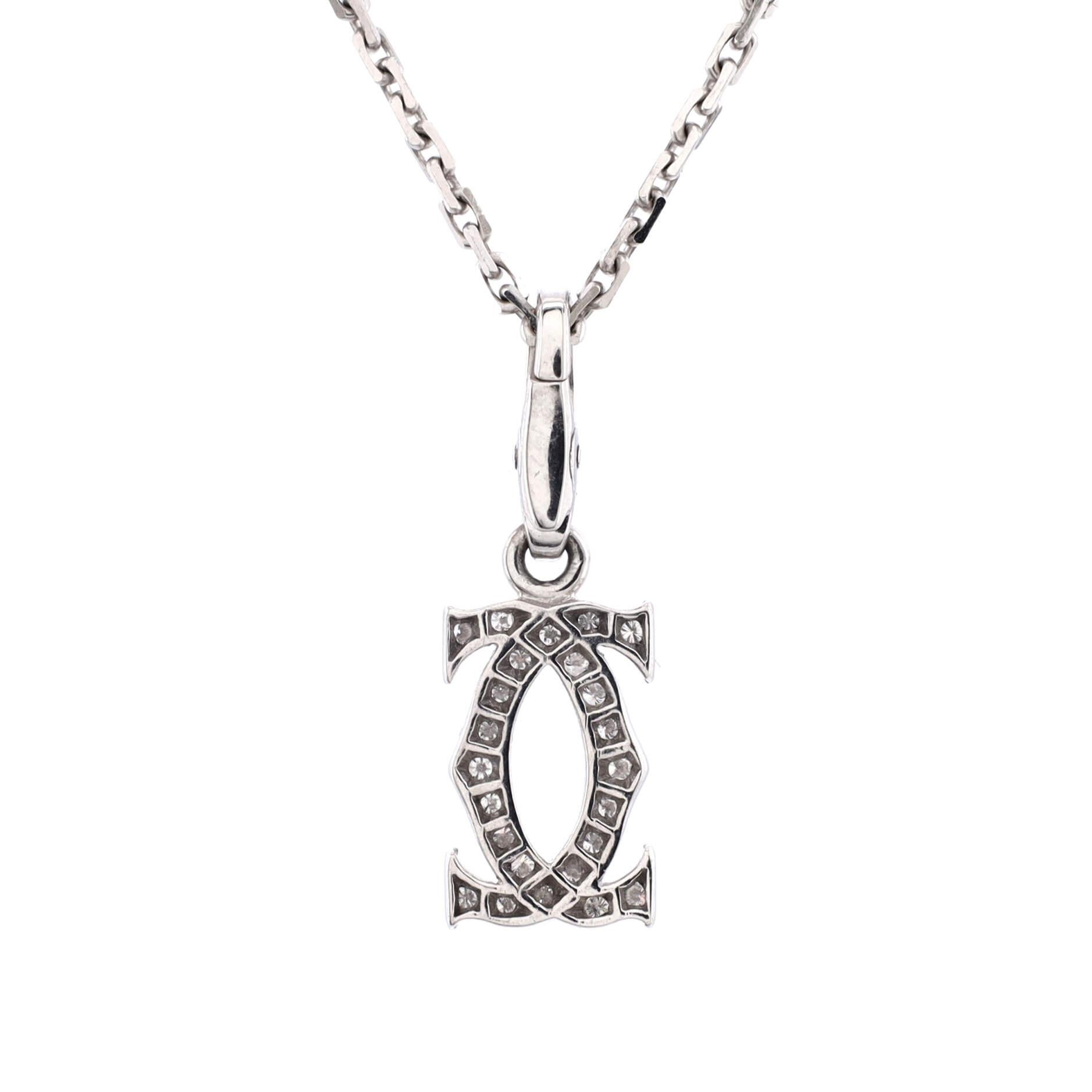 Cartier Halskette mit 2C-Anhänger aus 18 Karat Weißgold mit Diamanten im Zustand „Gut“ in New York, NY