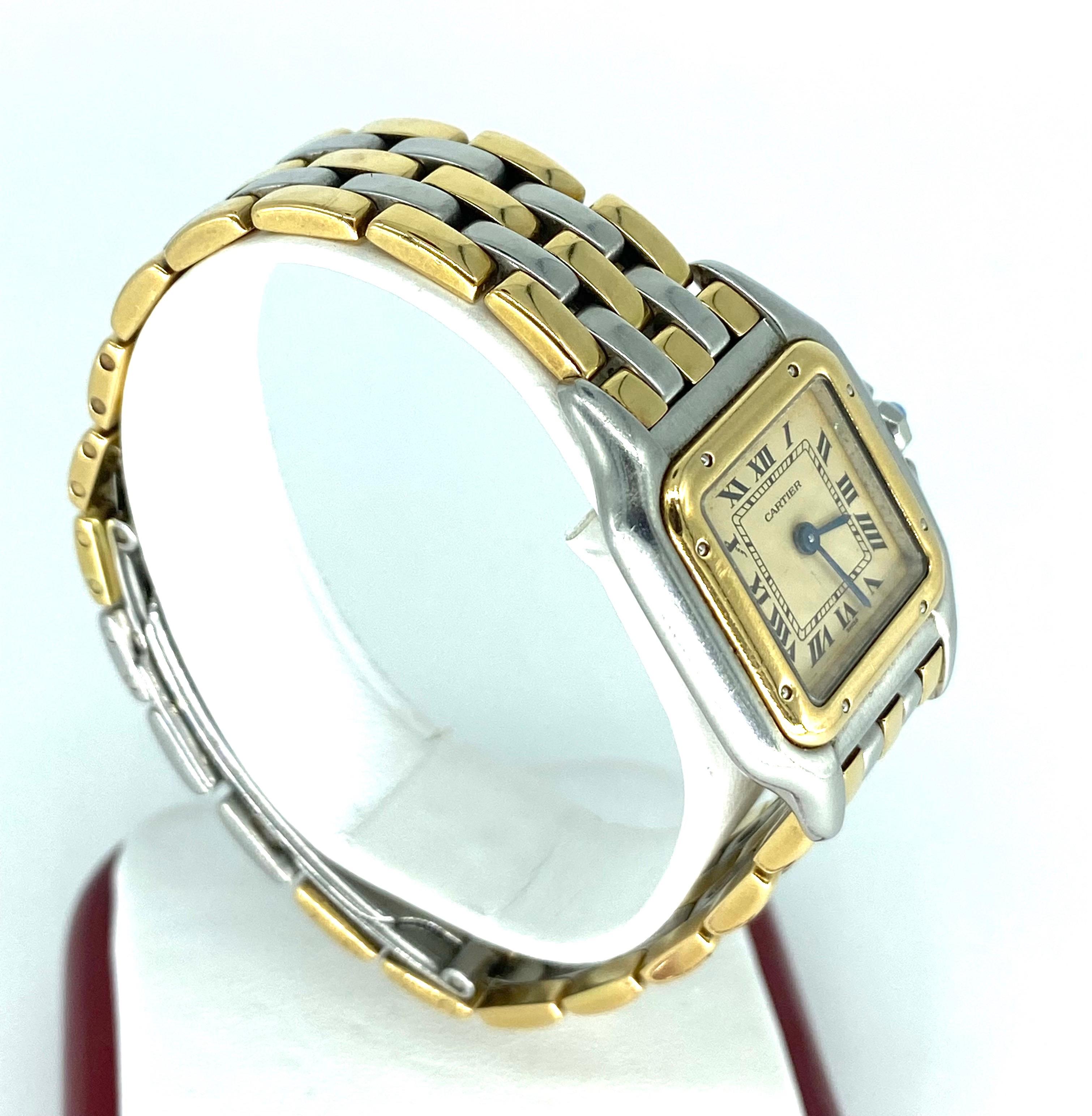 Cartier 3-Reihe Panthere Frauen Armbanduhr
Circa 1990er Jahre
Champagner-Zifferblatt
Quarzwerk
Kürzlich gewartet und funktioniert ausgezeichnet
18k Gold / Stahlarmband 