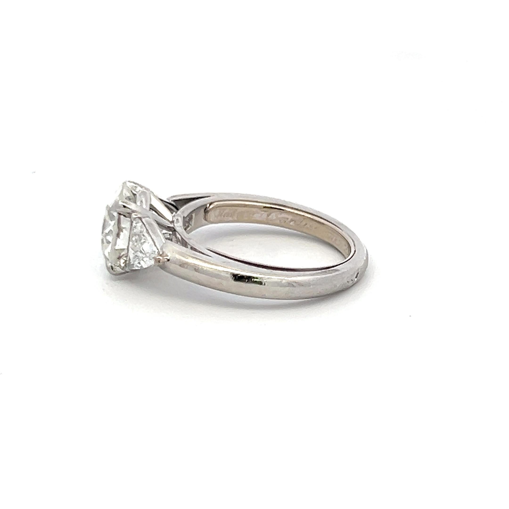 Cartier 3.10 Carat Old European and Triangular Diamond 18K WG Engagement Ring For Sale 5