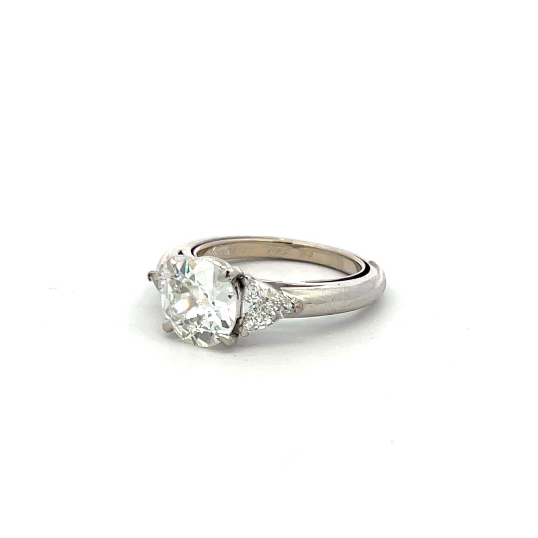 Cartier 3.10 Carat Old European and Triangular Diamond 18K WG Engagement Ring In Good Condition For Sale In New York, NY