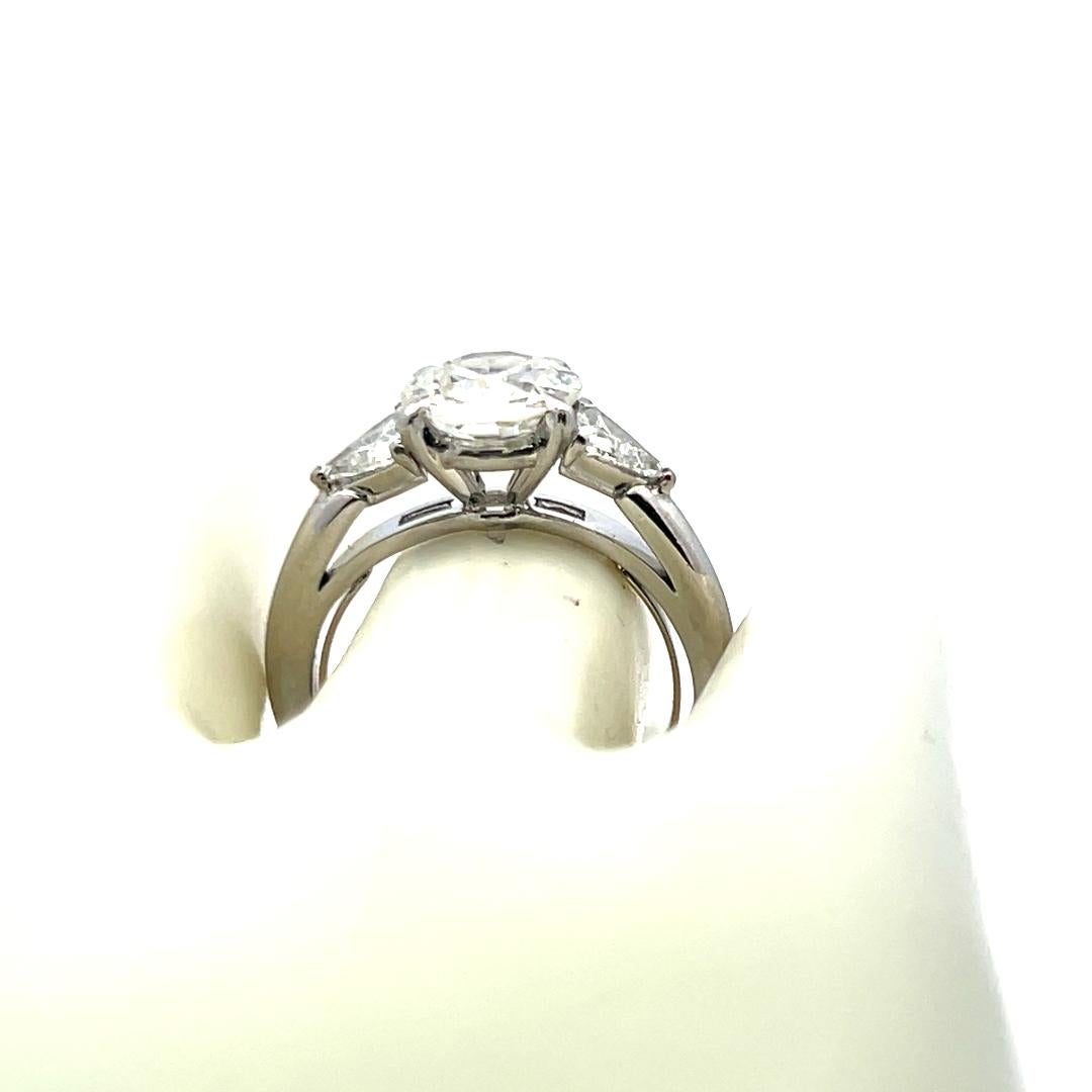 Cartier 3.10 Carat Old European and Triangular Diamond 18K WG Engagement Ring For Sale 1