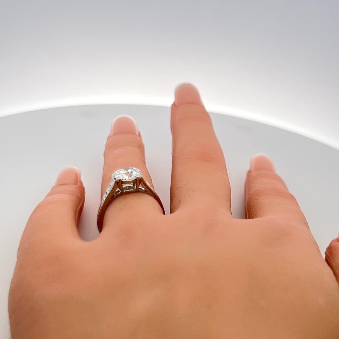 Anillo de compromiso Cartier en platino con diamantes talla europea antigua D VS2 de 3,16 ct en venta 5