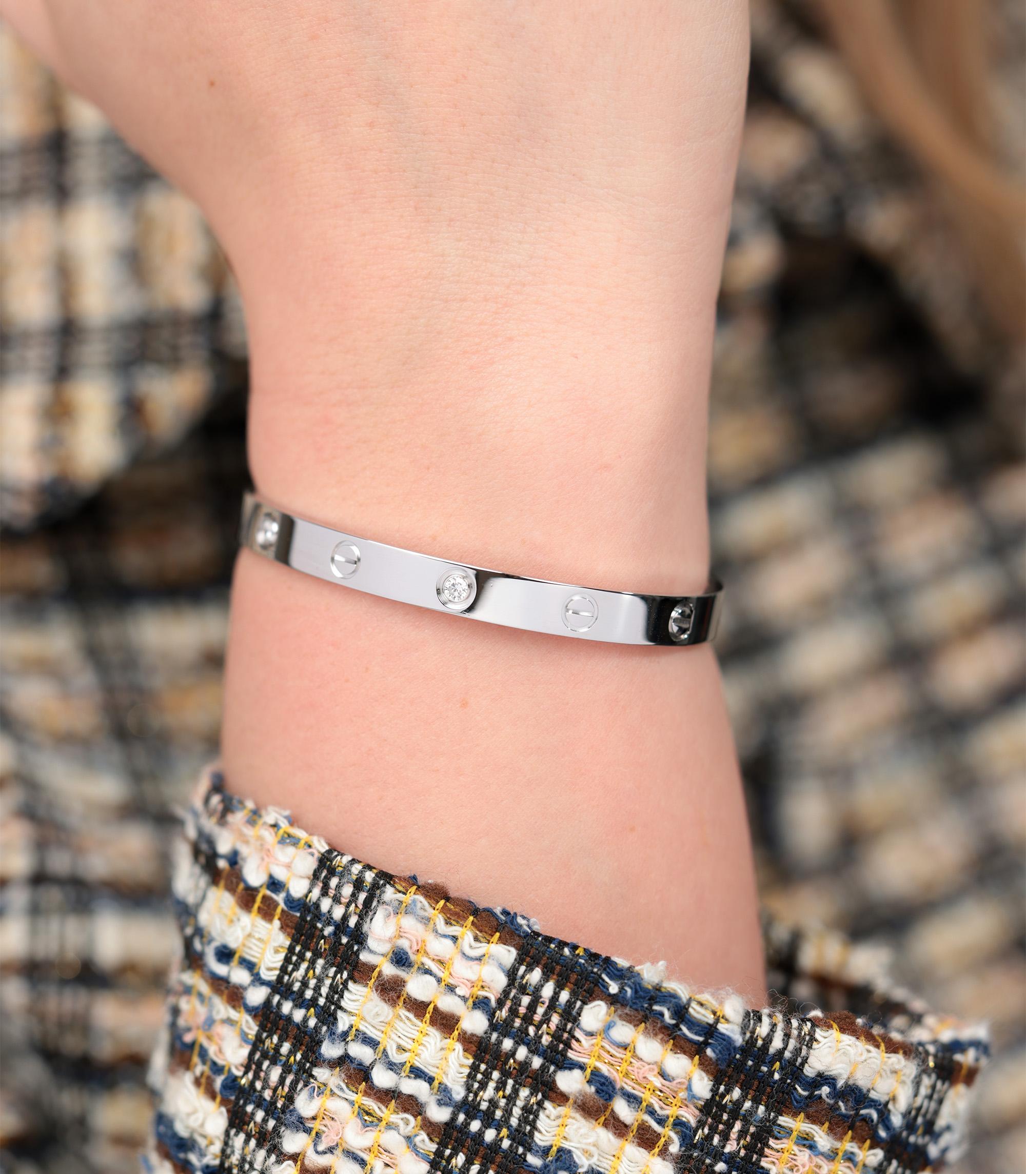 Cartier 4 Diamond 18ct White Gold Love Bangle

Product Details
Xupes Ref: J1193
Brand: Cartier
Model:  4 Diamond Love Bangle
Type: Bracelet
Serial Number: C*****
RRP: £12,200
Accompanied By: Cartier Box, Service Papers, Screwdriver
Material(s): 18ct