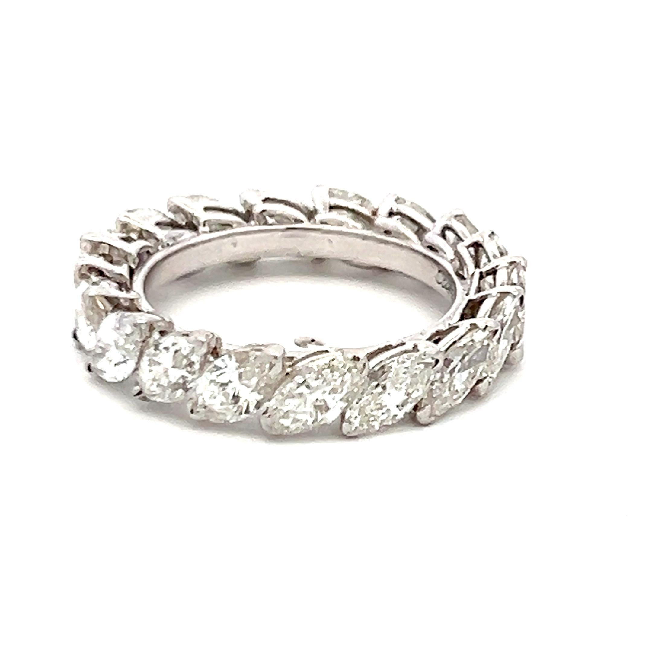 Cartier 4,50 carati di diamante a forma di marquis in oro bianco 18 carati Anello nuziale In condizioni buone in vendita a New York, NY