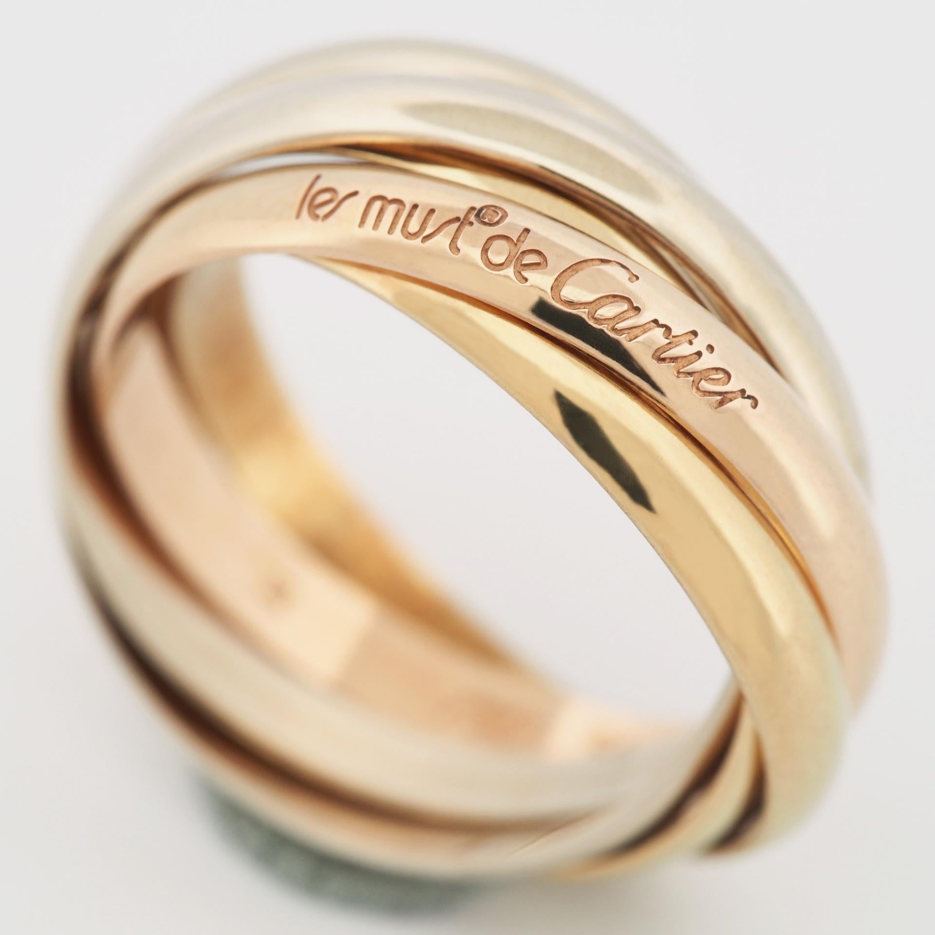 Artículo Auténtico Anillo Cartier 5 Bandas Trinidad
Piedras: ---
Metal: Oro amarillo / rosa / blanco de 18 quilates
Talla del anillo: 54 US SIZE 6.75 UK SIZE N
Diámetro interior: 17.25 mm
Medida: 2,7 mm
Peso: 9,1 gramos
Estado: Usado