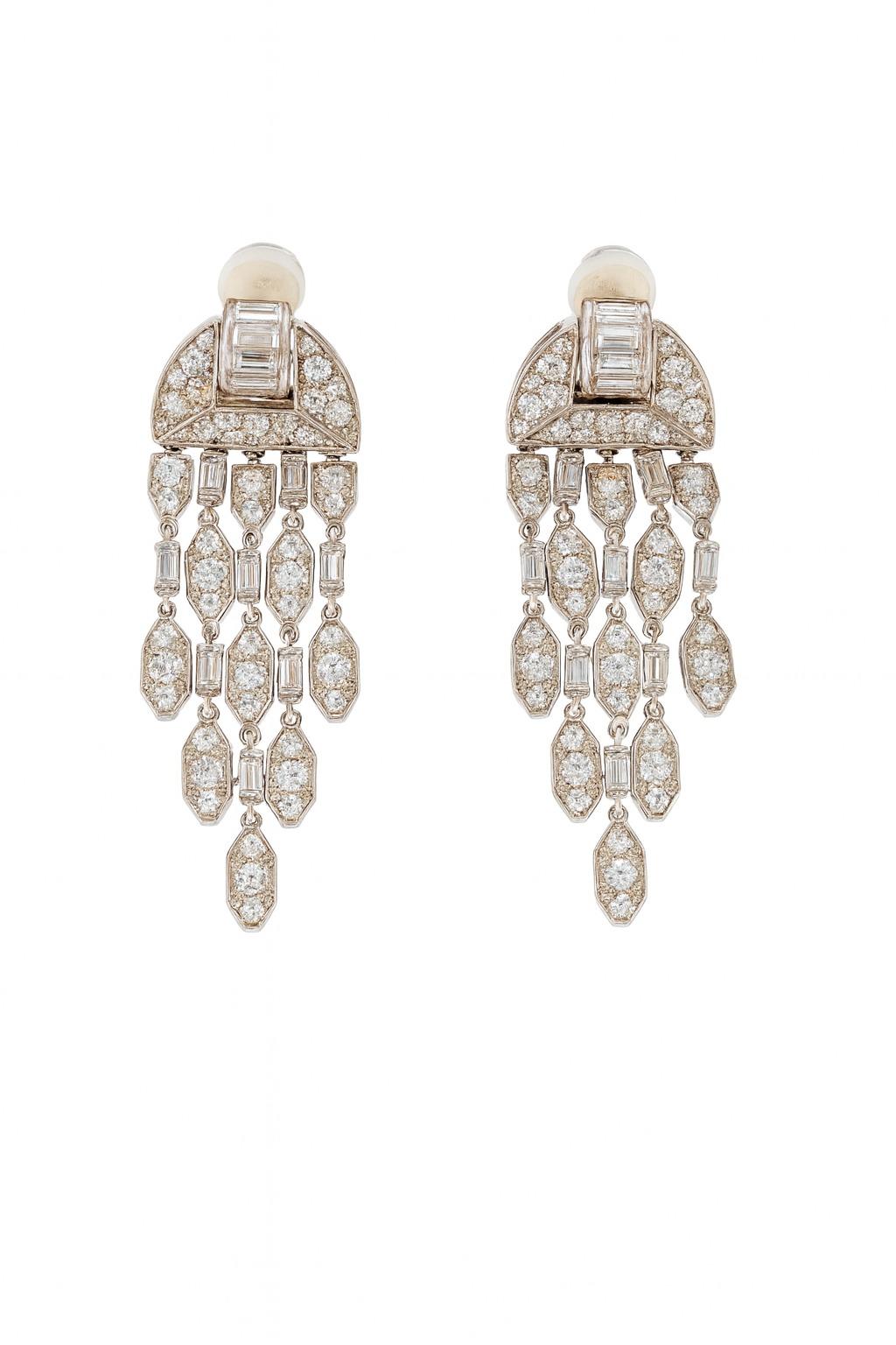 Boucles d'oreilles pendantes en or blanc 18 carats et diamants de Cartier 6,50 carats Neuf - En vente à Chicago, IL