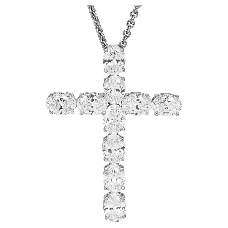Cartier Collana con croce di diamanti in platino da 7,18 carati in vendita  su 1stDibs