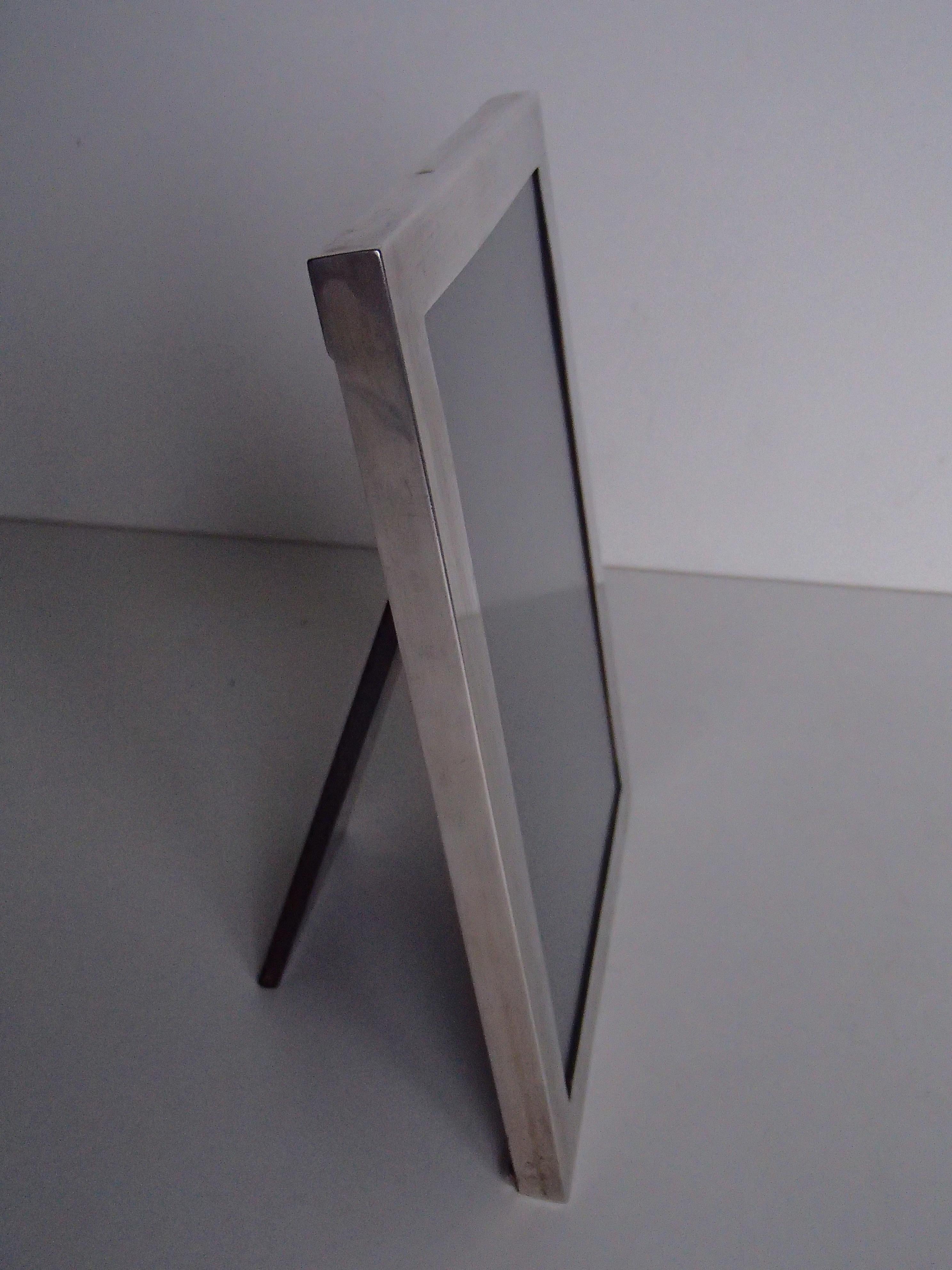 CARTIER 925 Sterling silver table picture frame very sober and elegant.