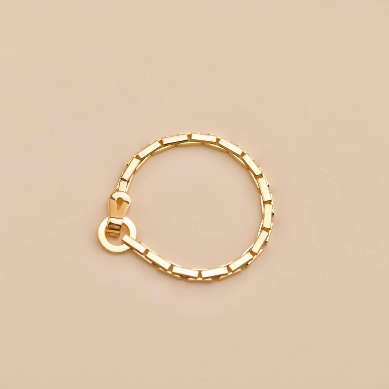 Women's or Men's Cartier Agrafe 18K Yellow Gold Bracelet