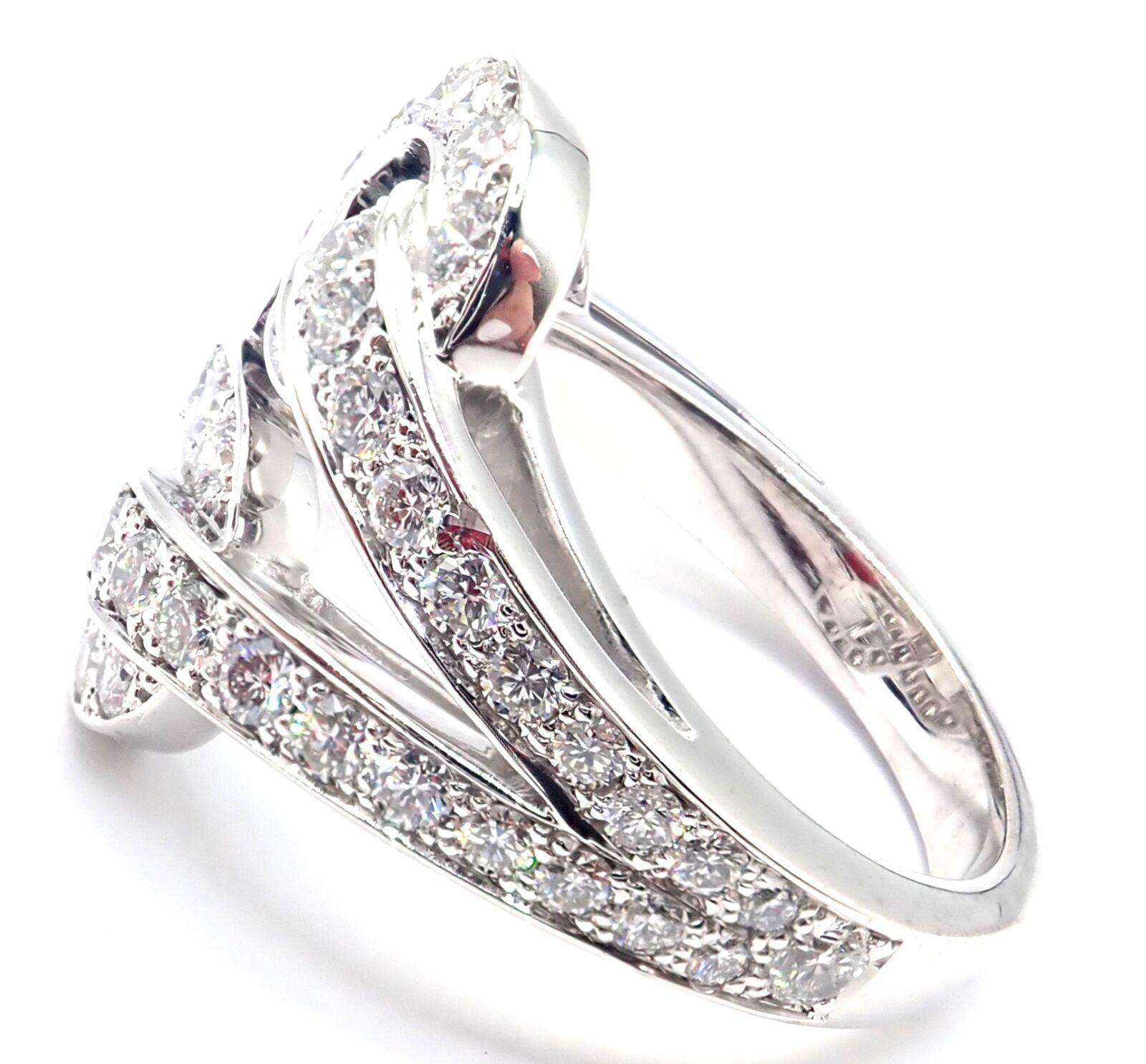 Cartier Agrafe Diamond White Gold Band Ring In Excellent Condition For Sale In Holland, PA